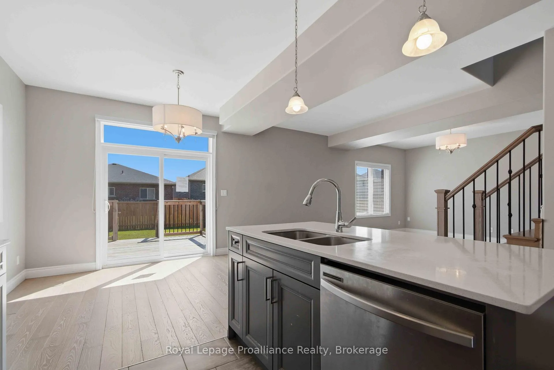 Photo 11 of 86 Ledgerock Court, Quinte West, Sidney Ward — HOMEH