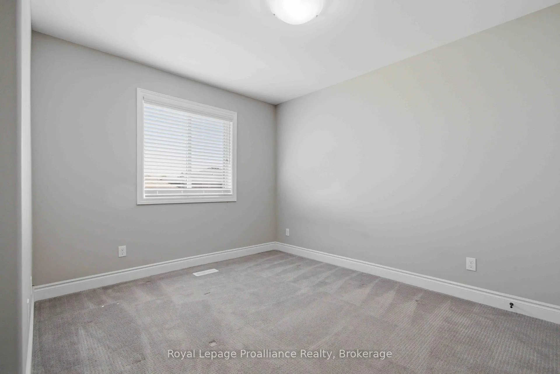 Photo 23 of 86 Ledgerock Court, Quinte West, Sidney Ward — HOMEH