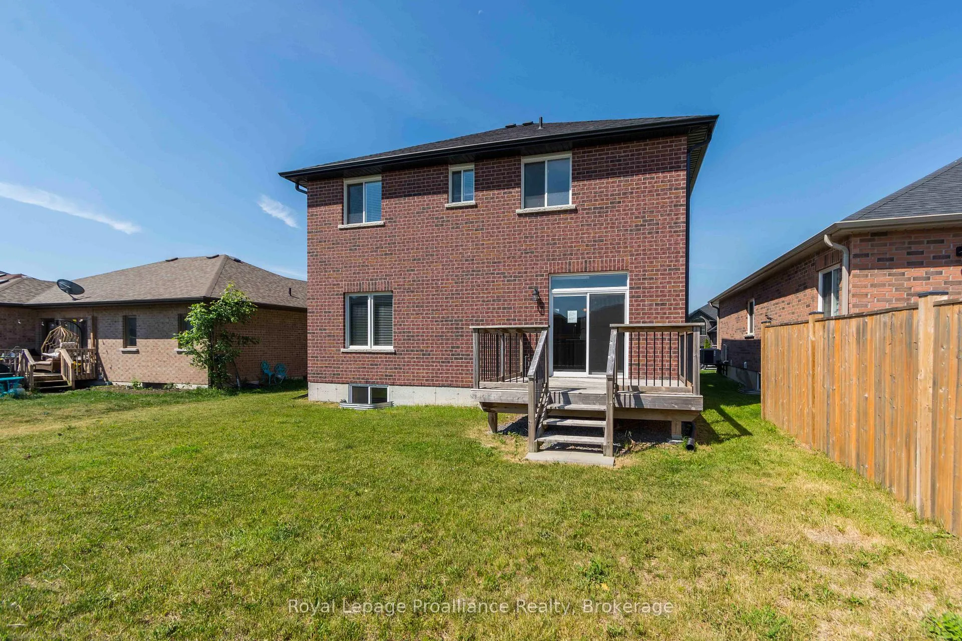 Photo 29 of 86 Ledgerock Court, Quinte West, Sidney Ward — HOMEH