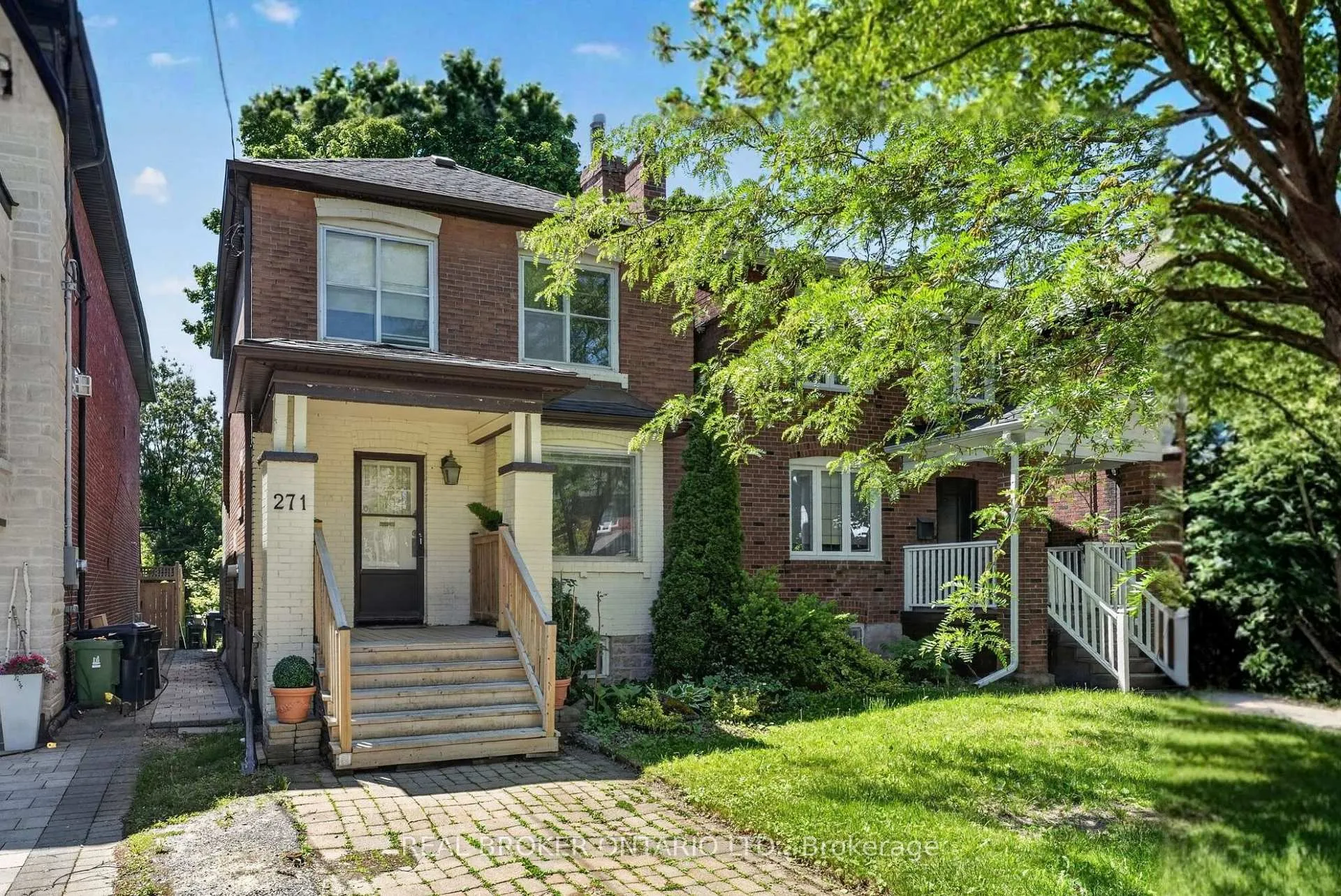Front of 271 Manor Road E