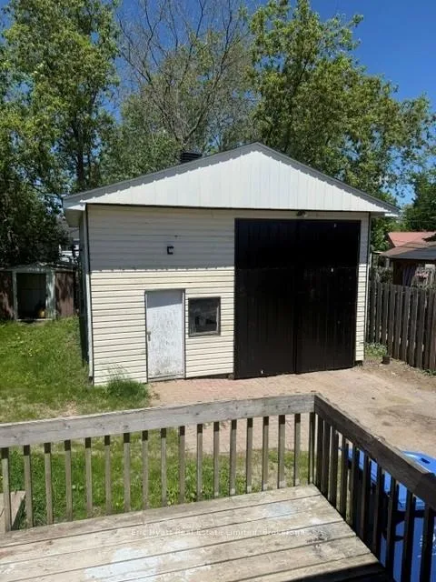 Photo 3 of 252 Delaware Avenue E, North Bay, Central — HOMEH