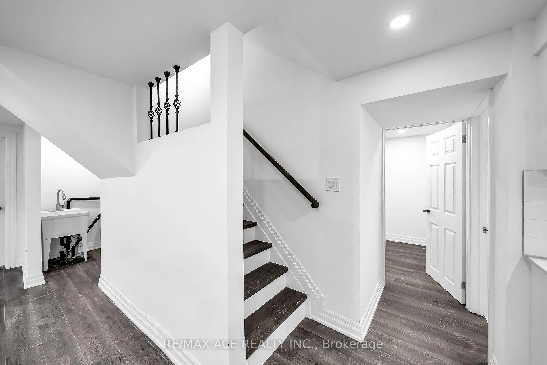 Photo 33 of 4 Broughton Court, Whitby, Pringle Creek — HOMEH