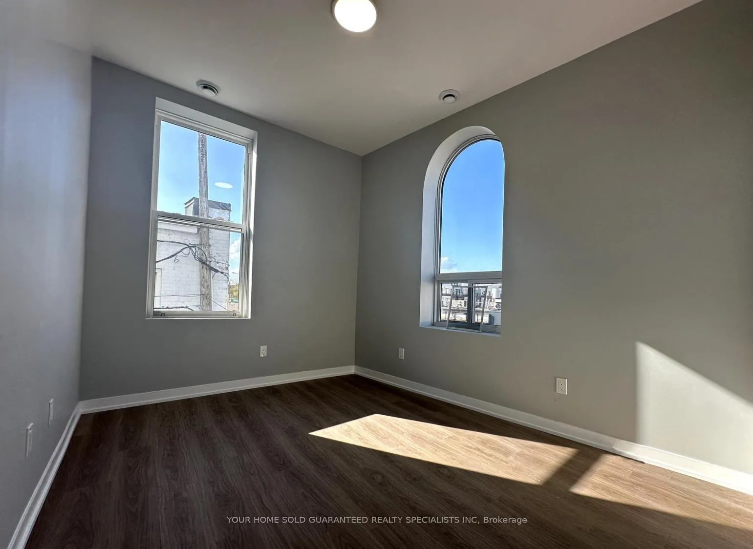 Photo 4 of Unit C, 9 Wellington Street, Aurora, Aurora Village — HOMEH