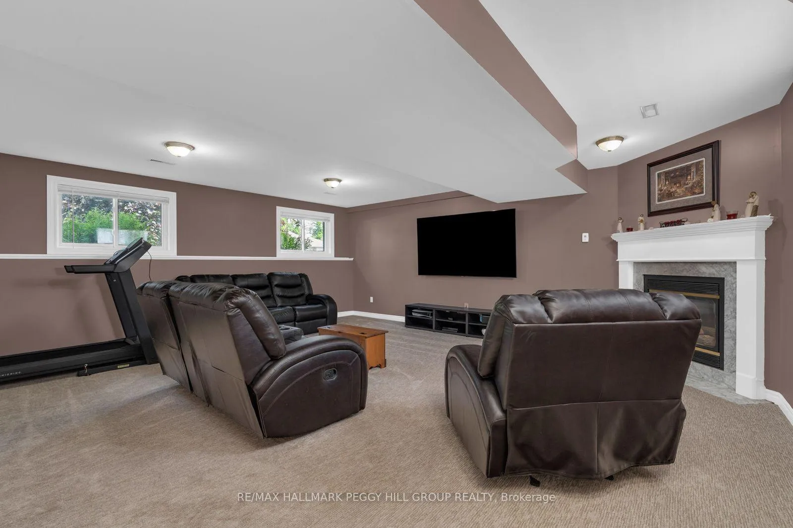 Photo 10 of 9 Adams Avenue, Springwater, Minesing — HOMEH