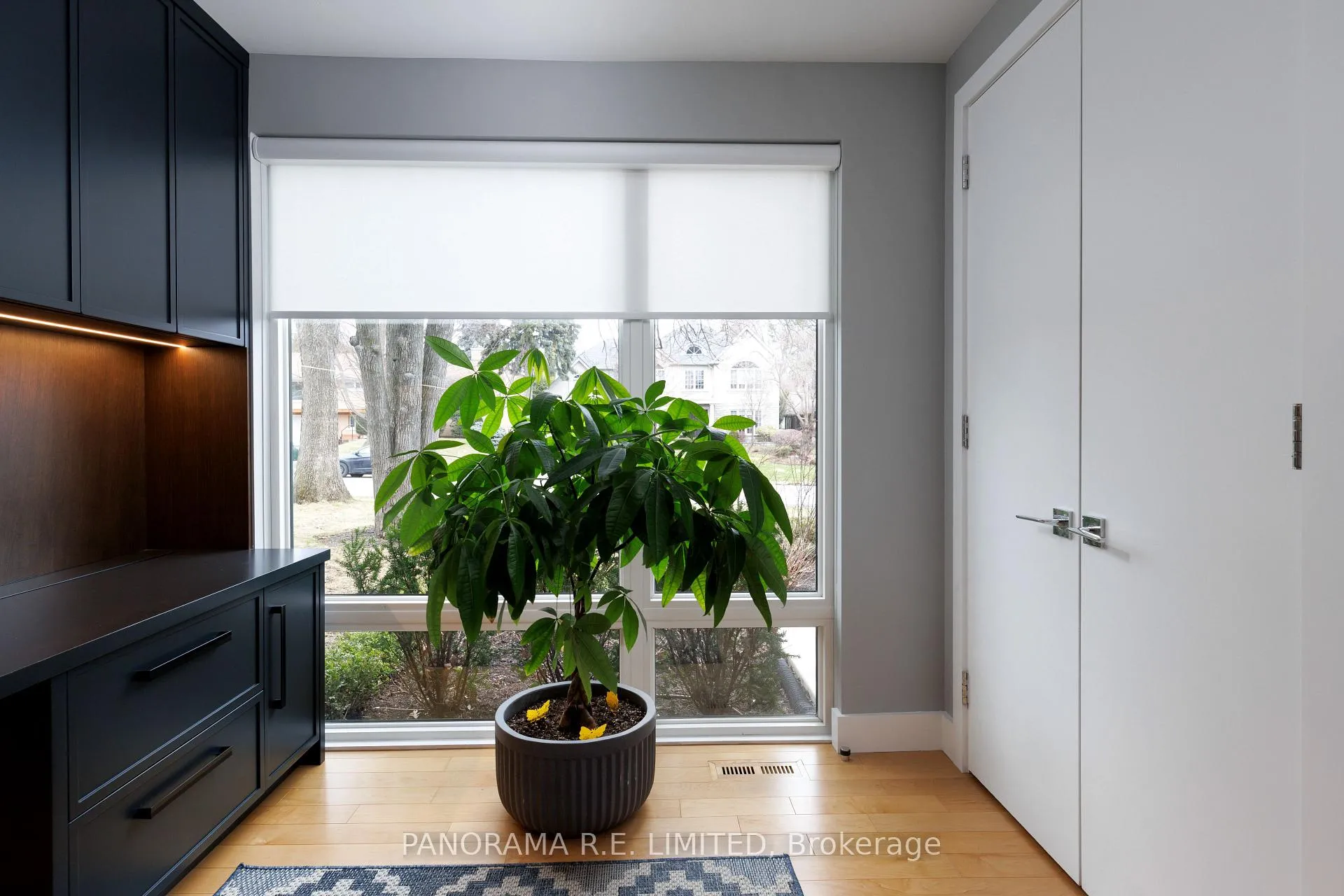 Photo 6 of 8 Greenford Road, Etobicoke, Edenbridge-Humber Valley — HOMEH