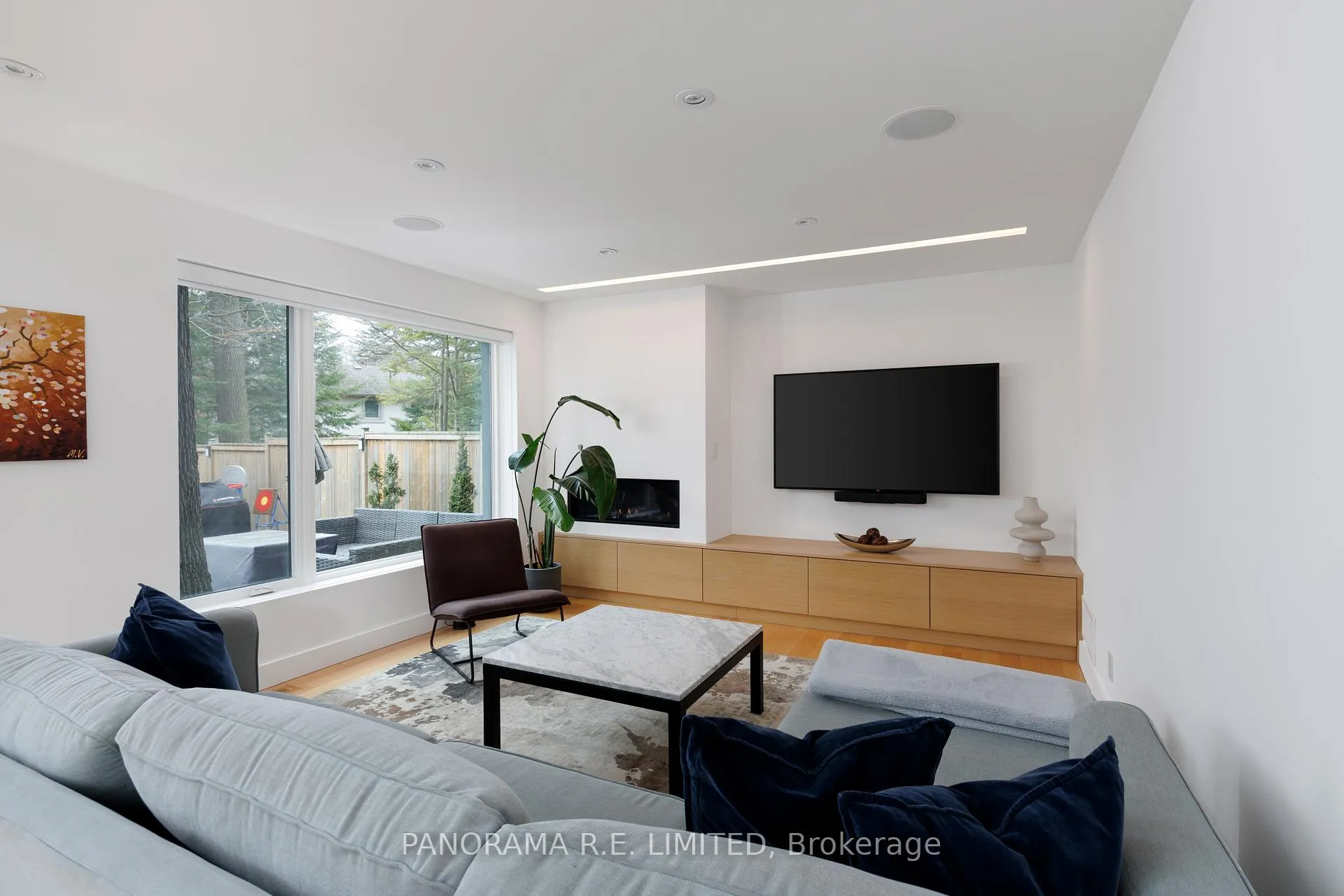 Photo 9 of 8 Greenford Road, Etobicoke, Edenbridge-Humber Valley — HOMEH