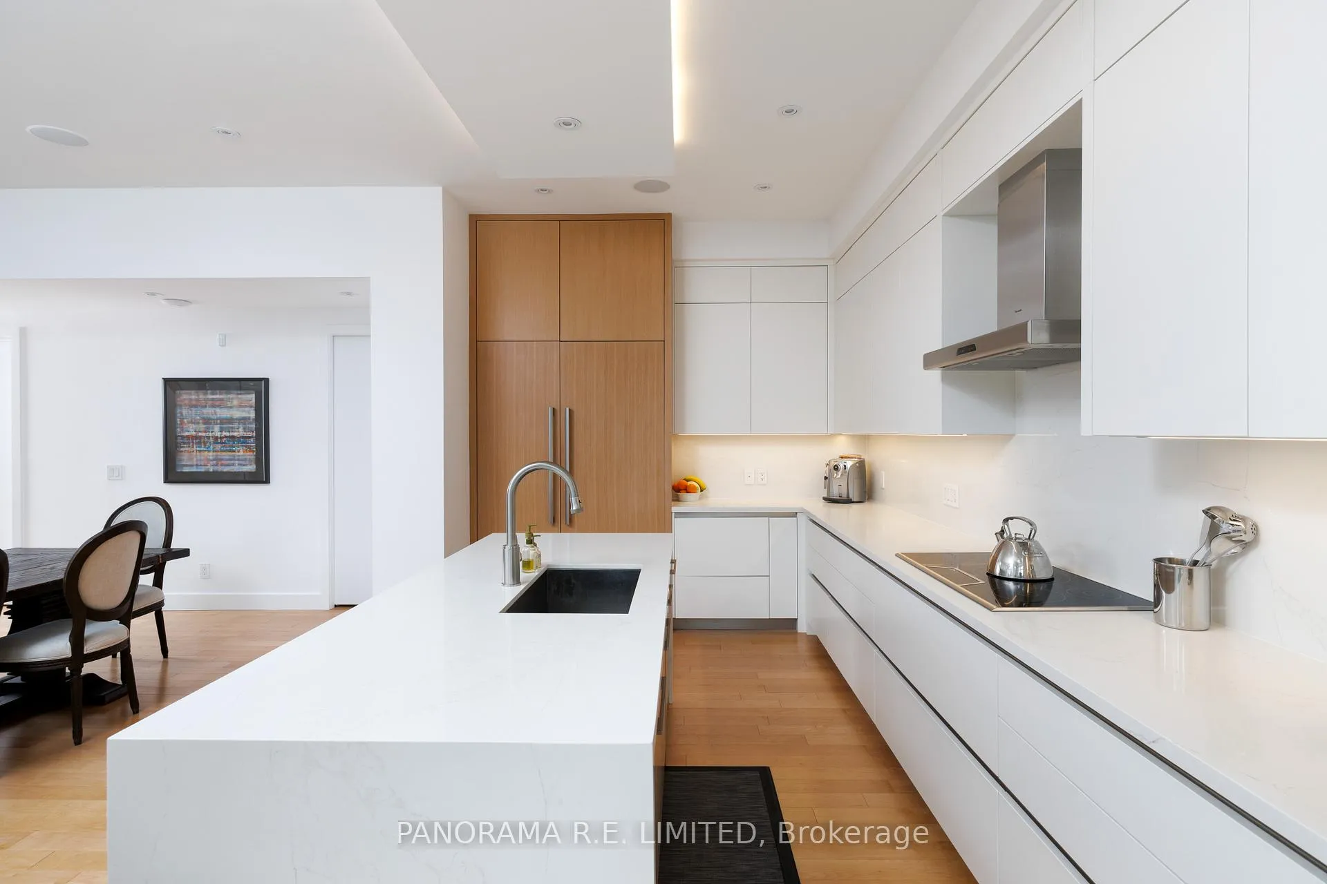 Photo 13 of 8 Greenford Road, Etobicoke, Edenbridge-Humber Valley — HOMEH