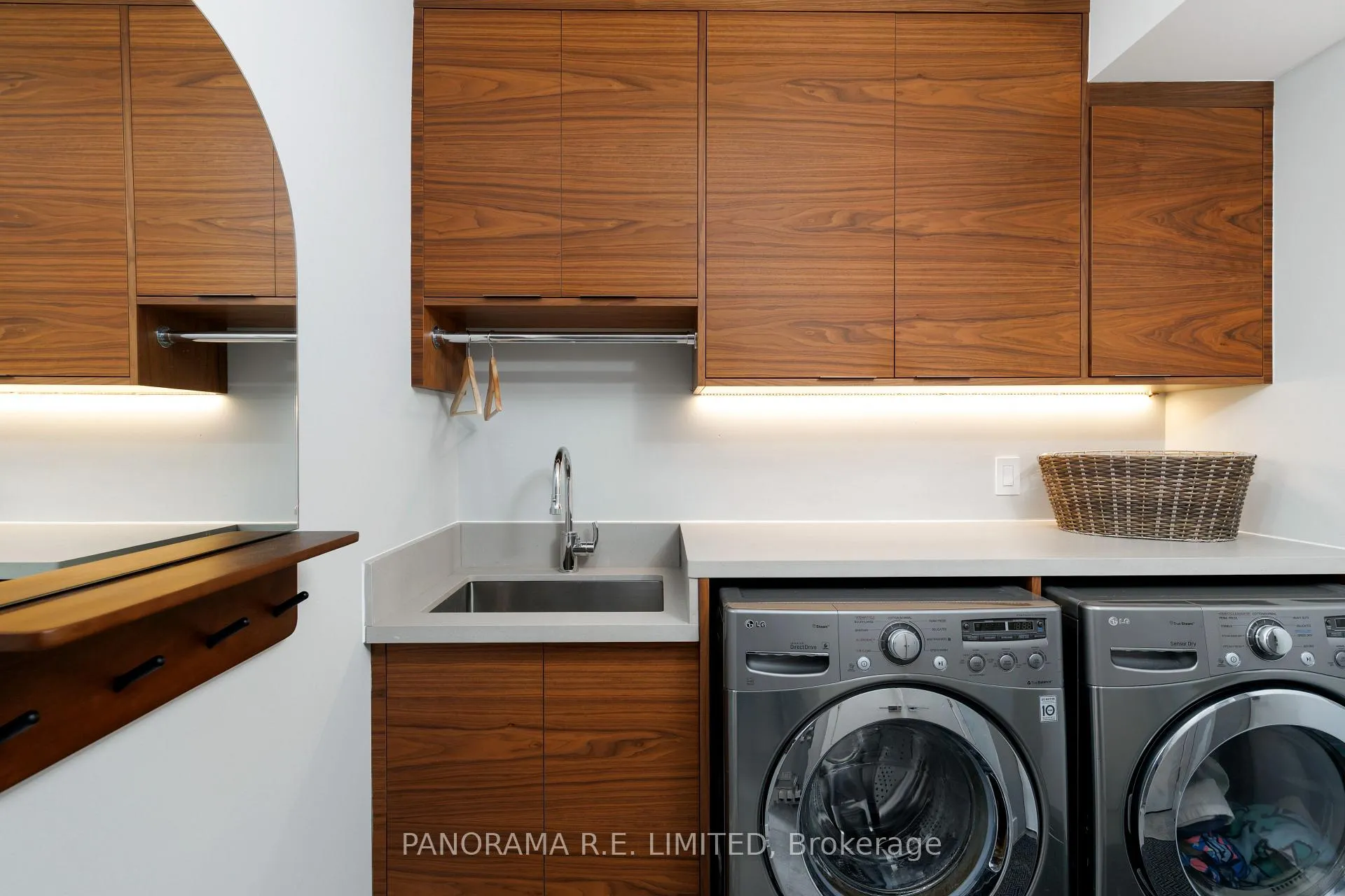 Photo 19 of 8 Greenford Road, Etobicoke, Edenbridge-Humber Valley — HOMEH
