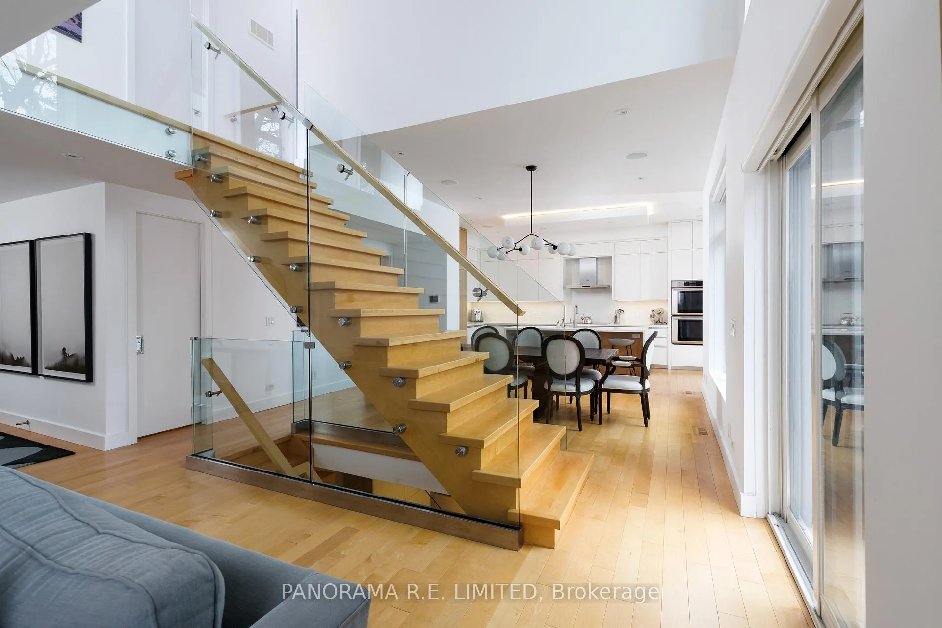 Photo 21 of 8 Greenford Road, Etobicoke, Edenbridge-Humber Valley — HOMEH