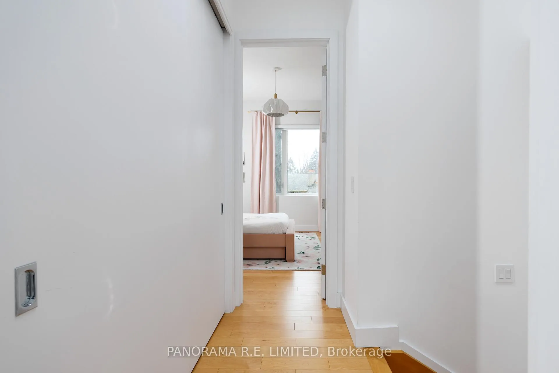 Photo 34 of 8 Greenford Road, Etobicoke, Edenbridge-Humber Valley — HOMEH