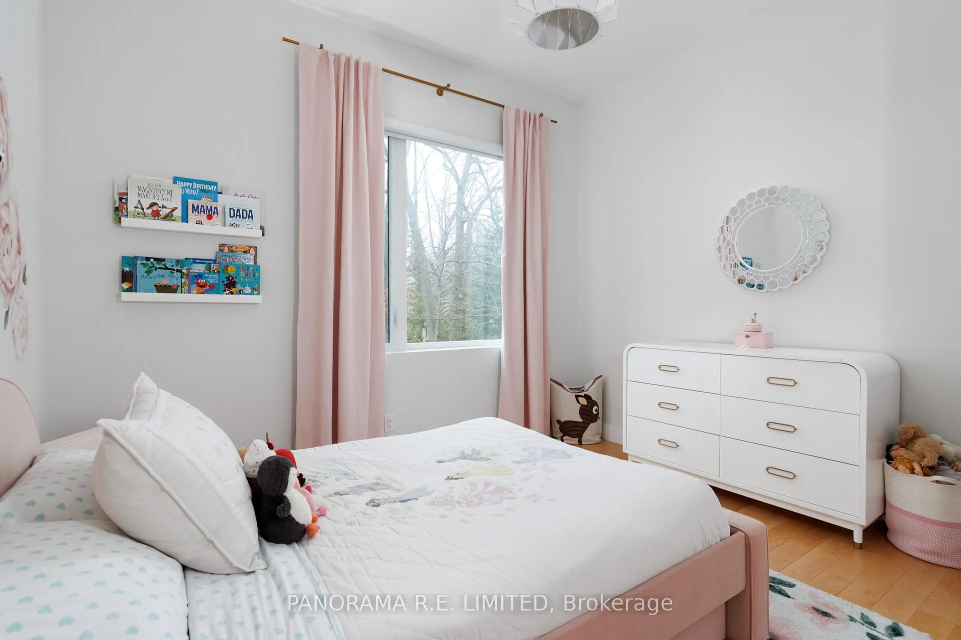 Photo 32 of 8 Greenford Road, Etobicoke, Edenbridge-Humber Valley — HOMEH