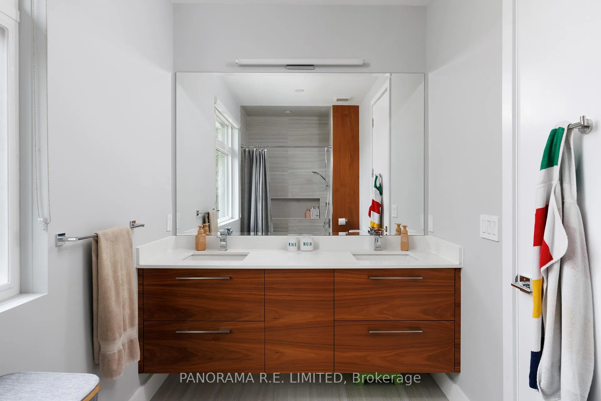 Photo 33 of 8 Greenford Road, Etobicoke, Edenbridge-Humber Valley — HOMEH