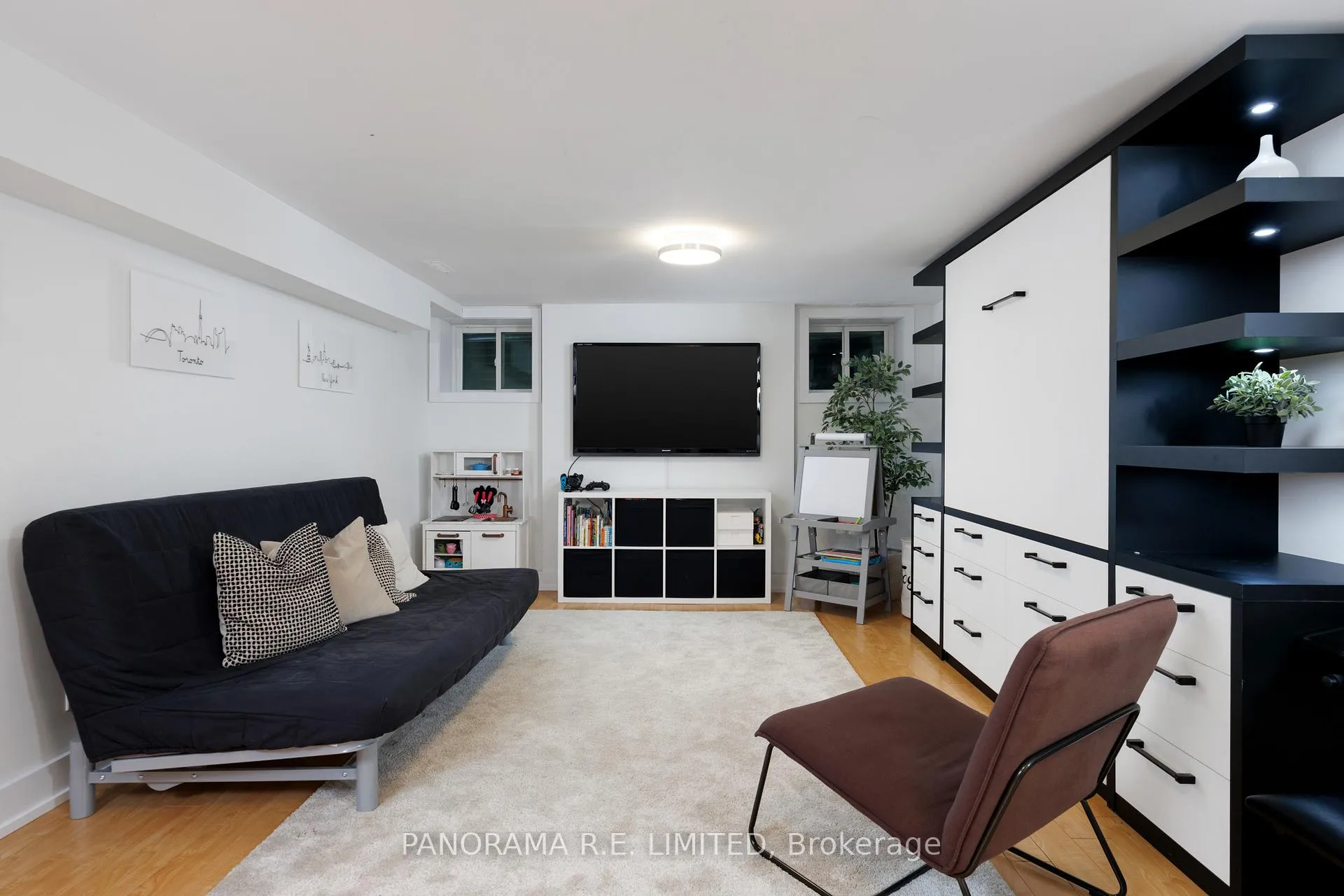Photo 42 of 8 Greenford Road, Etobicoke, Edenbridge-Humber Valley — HOMEH