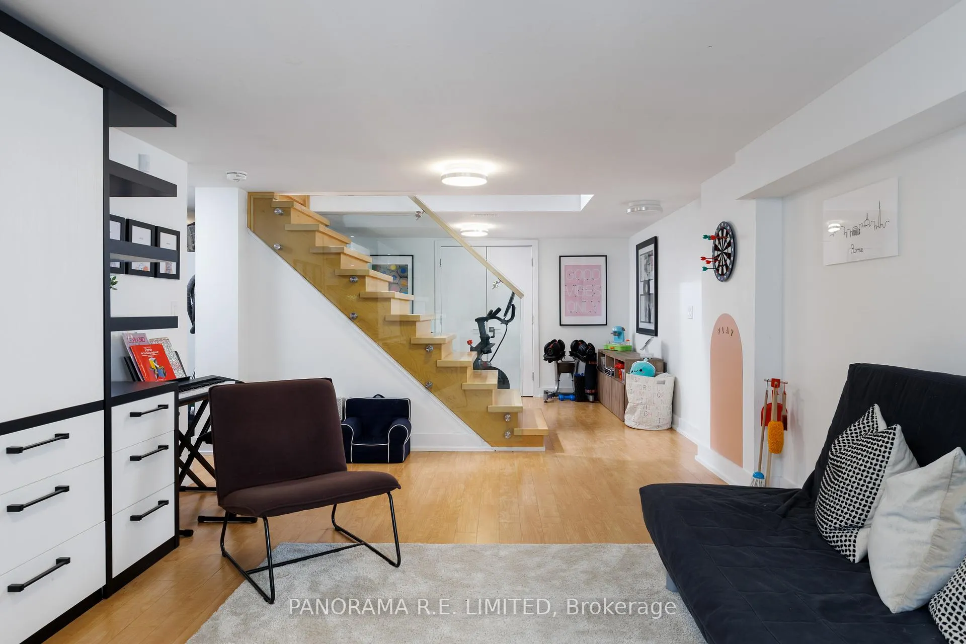 Photo 44 of 8 Greenford Road, Etobicoke, Edenbridge-Humber Valley — HOMEH