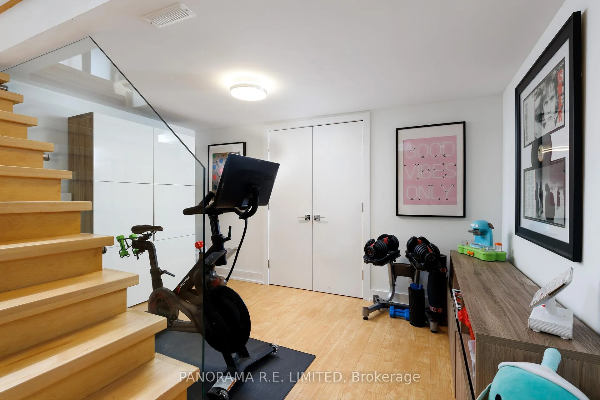 Photo 45 of 8 Greenford Road, Etobicoke, Edenbridge-Humber Valley — HOMEH