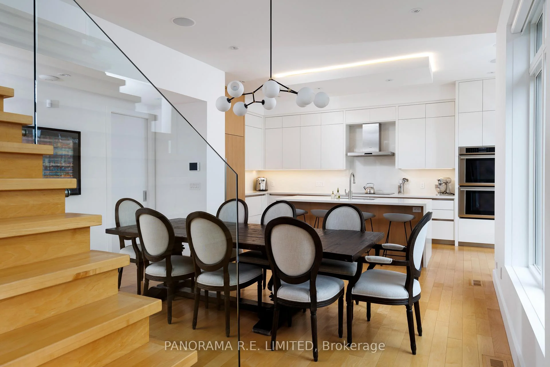 Photo 18 of 8 Greenford Road, Etobicoke, Edenbridge-Humber Valley — HOMEH