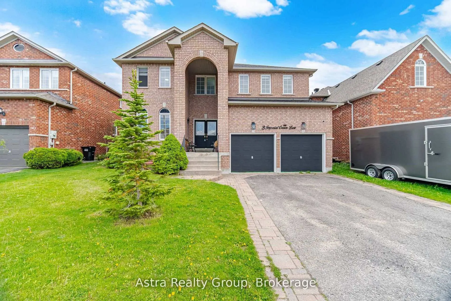 Photo 2 of 3 Imperial Crown Lane, Barrie, Innis-Shore — HOMEH