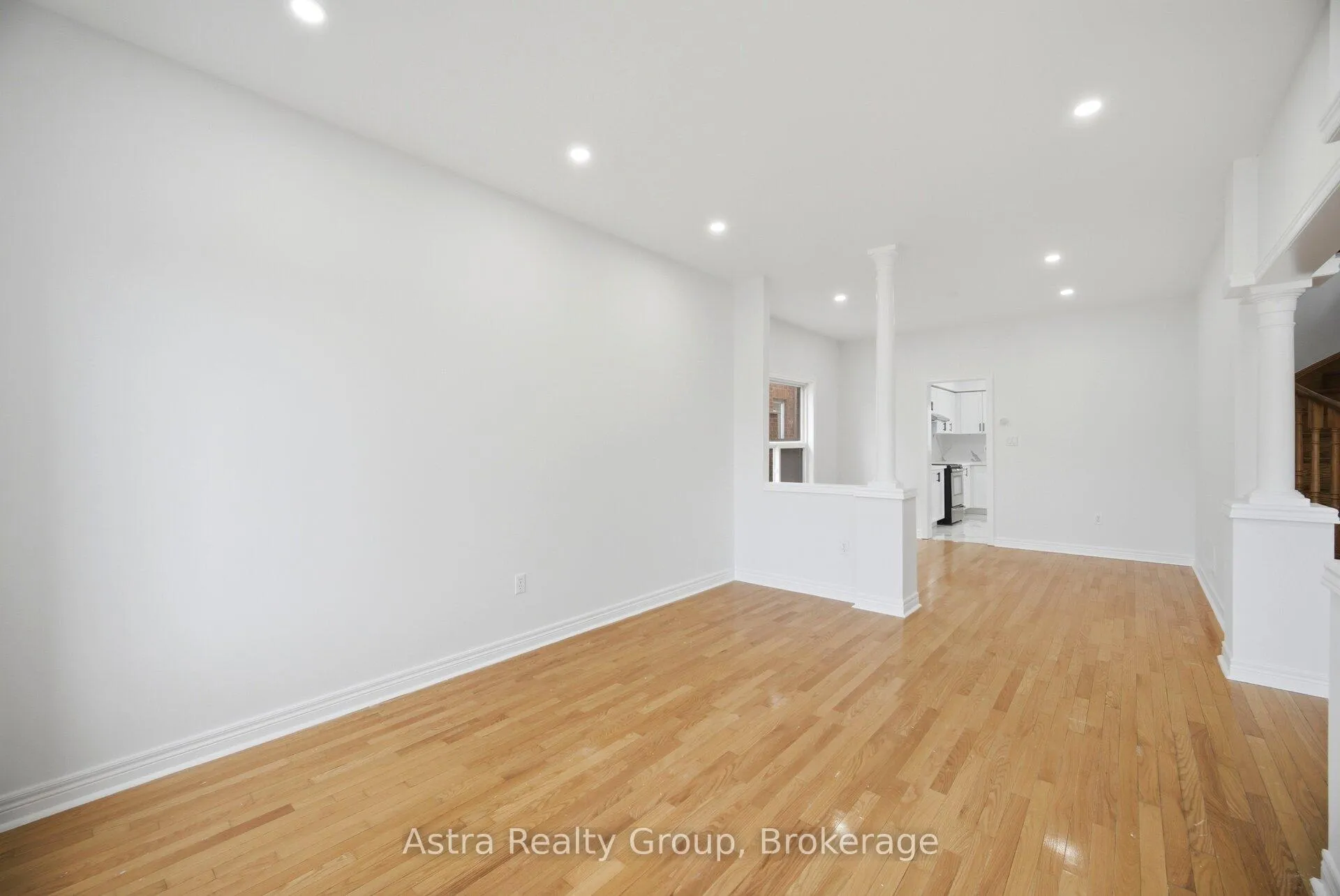 Photo 21 of 3 Imperial Crown Lane, Barrie, Innis-Shore — HOMEH