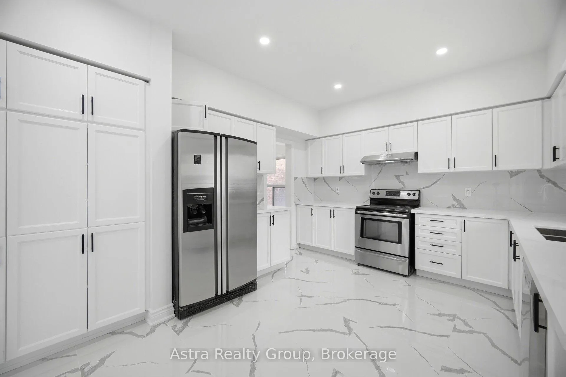 Photo 23 of 3 Imperial Crown Lane, Barrie, Innis-Shore — HOMEH
