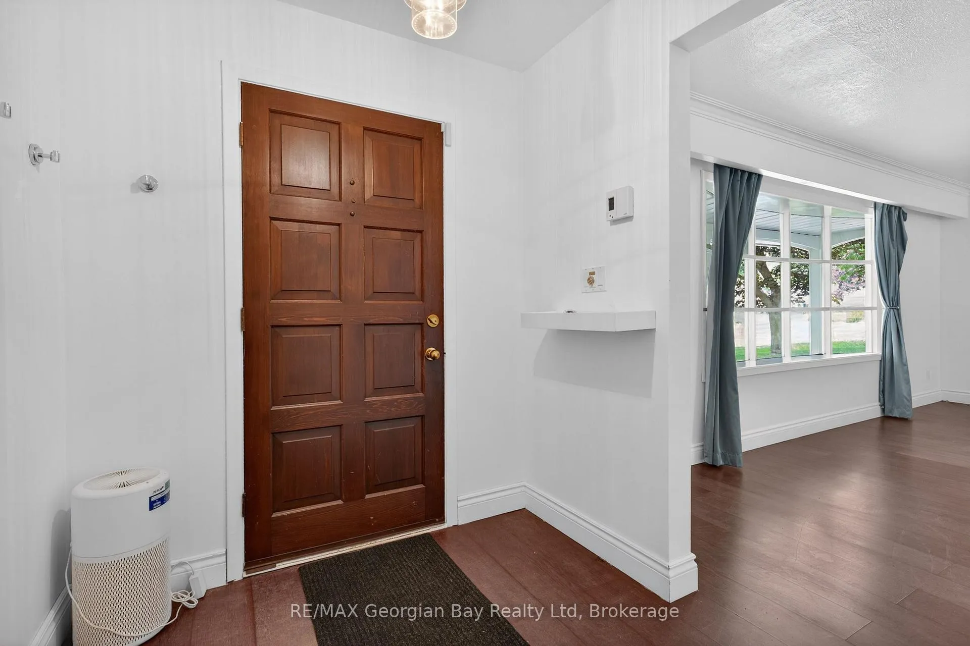 Photo 2 of 329 Glenbrook Drive, Midland — HOMEH