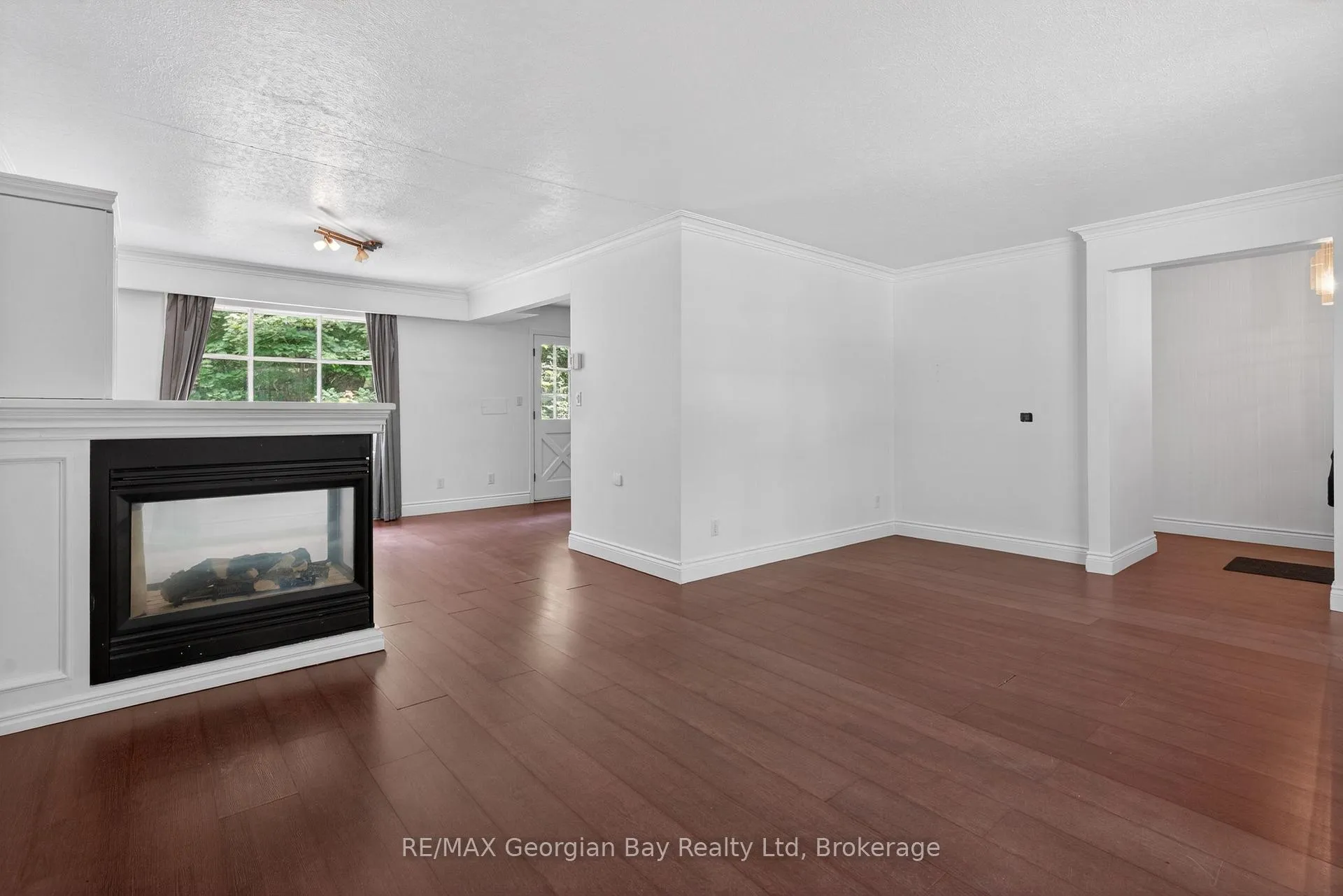 Photo 6 of 329 Glenbrook Drive, Midland — HOMEH