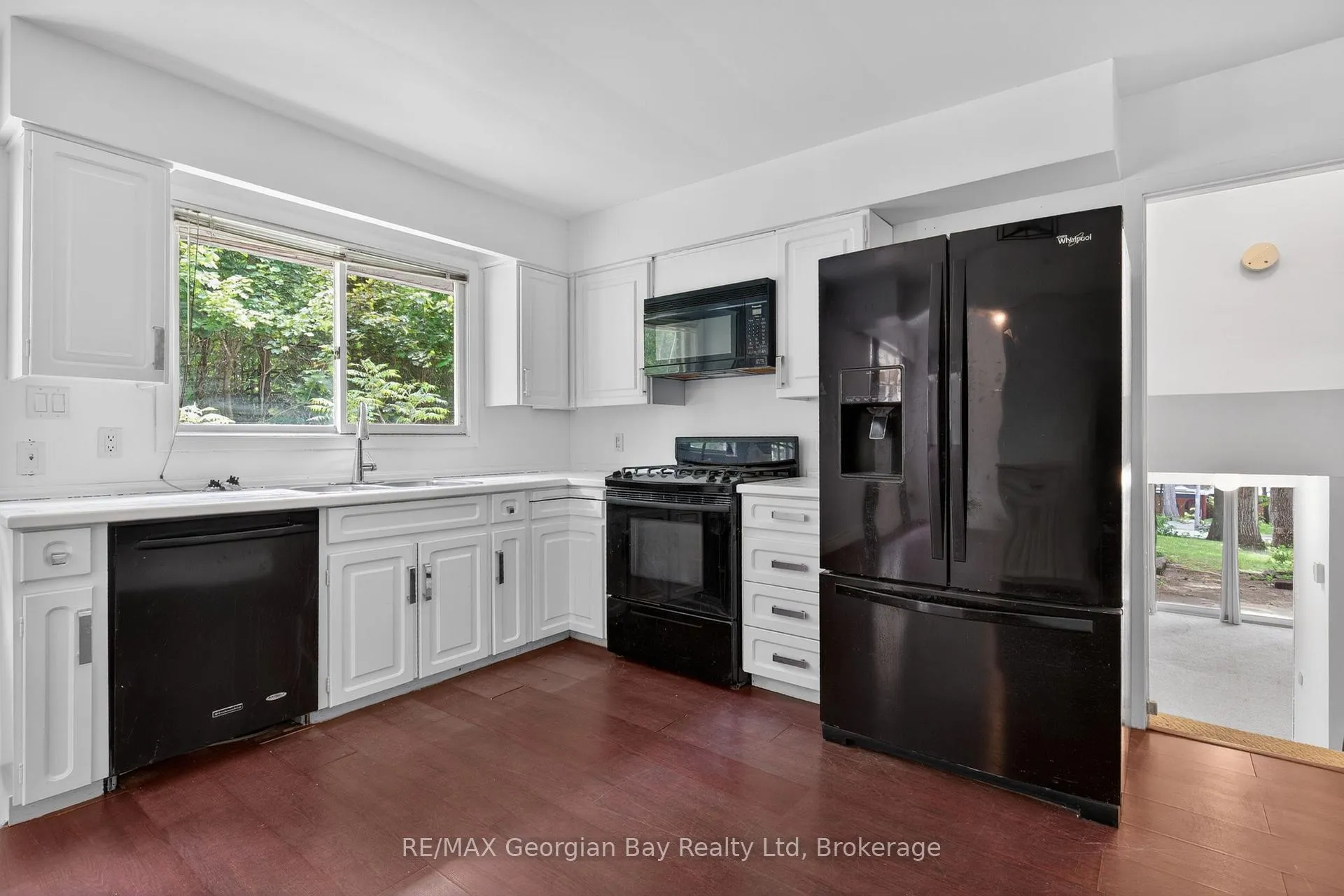 Photo 9 of 329 Glenbrook Drive, Midland — HOMEH