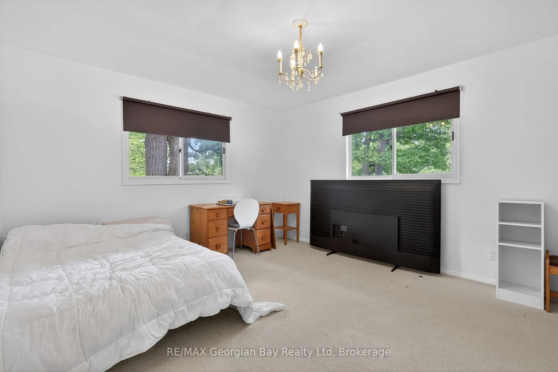 Photo 12 of 329 Glenbrook Drive, Midland — HOMEH
