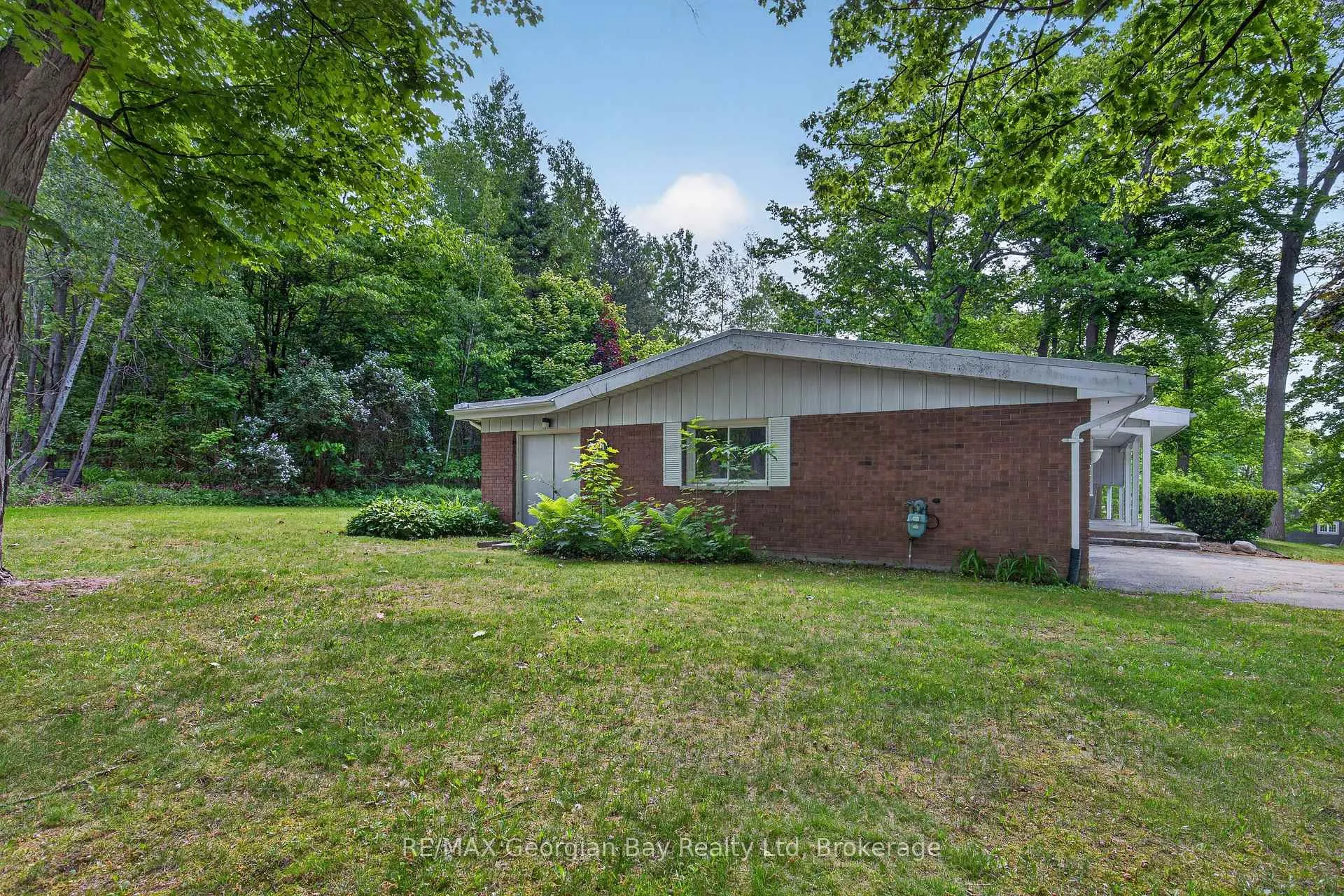 Photo 33 of 329 Glenbrook Drive, Midland — HOMEH