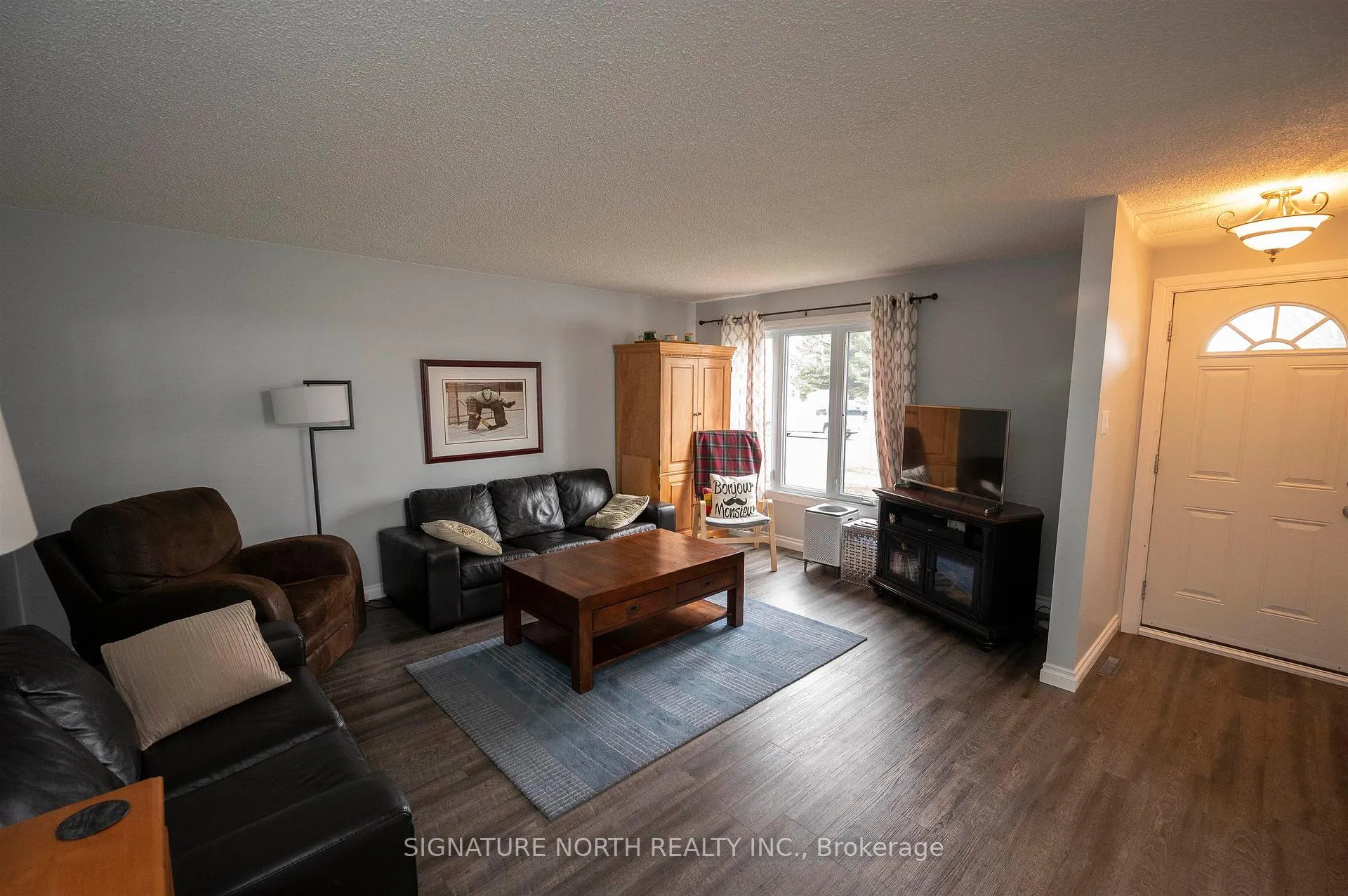 Front of 233 Edward Street North
