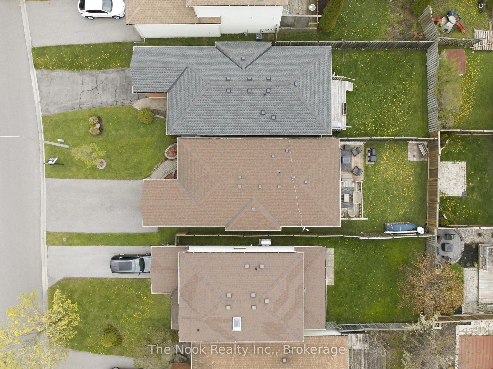 Photo 2 of 1139 Ridgemount Boulevard, Oshawa, Pinecrest — HOMEH