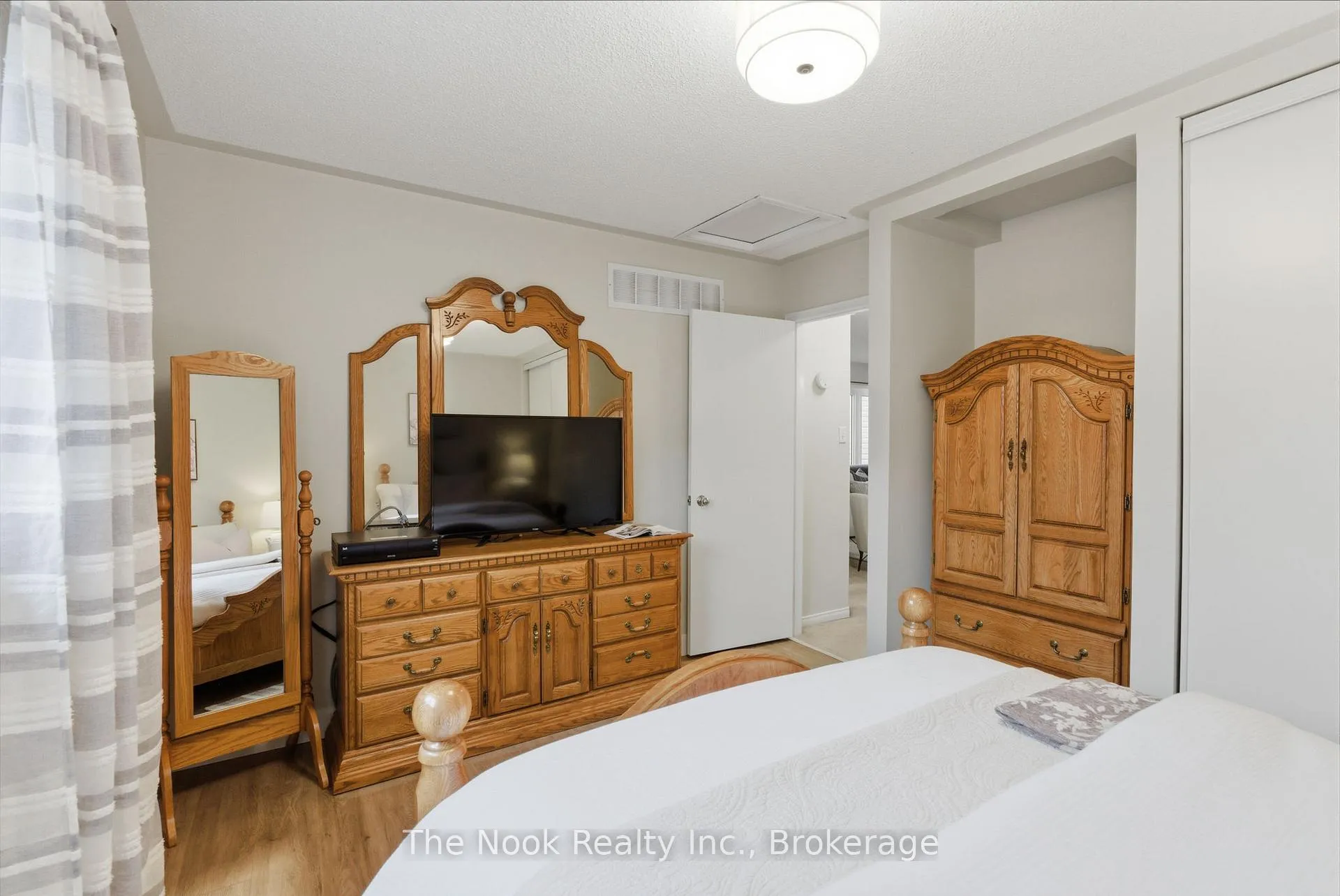 Photo 24 of 1139 Ridgemount Boulevard, Oshawa, Pinecrest — HOMEH
