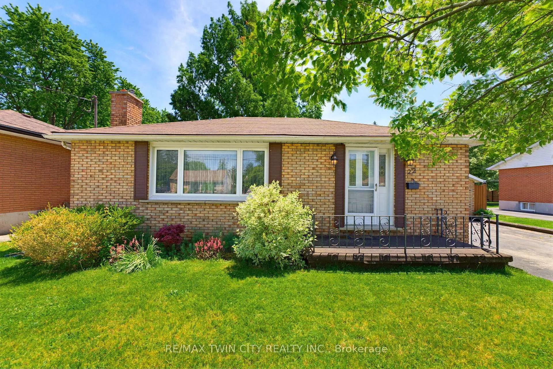 Photo 1 of 22 Dunsdon Street, Brantford, Greenbrier — HOMEH