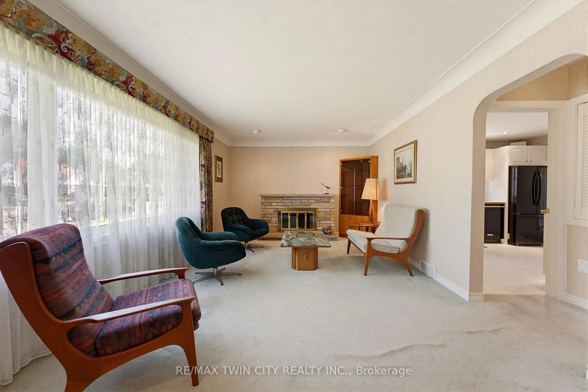Photo 8 of 22 Dunsdon Street, Brantford, Greenbrier — HOMEH