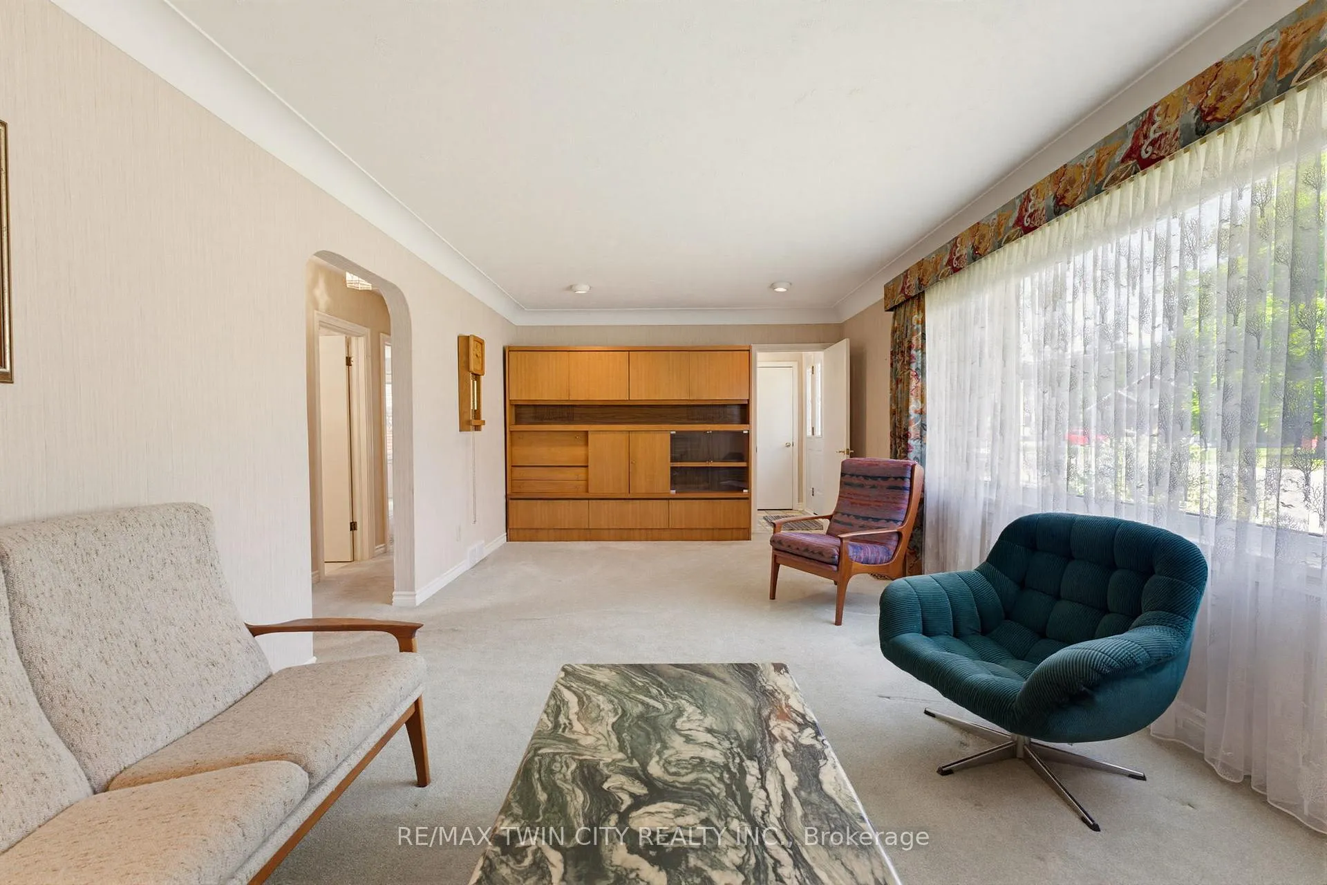 Photo 9 of 22 Dunsdon Street, Brantford, Greenbrier — HOMEH