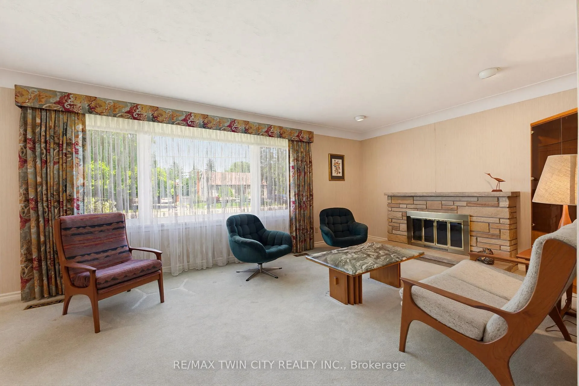 Photo 10 of 22 Dunsdon Street, Brantford, Greenbrier — HOMEH