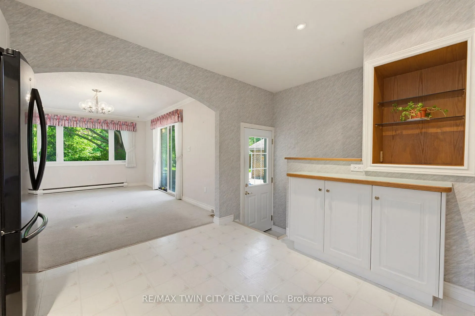 Photo 13 of 22 Dunsdon Street, Brantford, Greenbrier — HOMEH