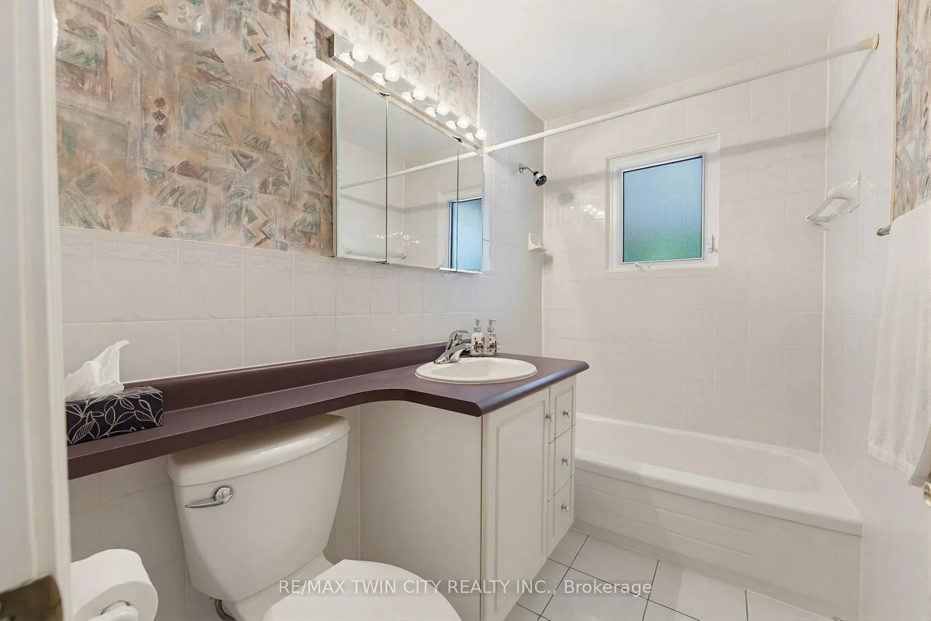 Photo 18 of 22 Dunsdon Street, Brantford, Greenbrier — HOMEH