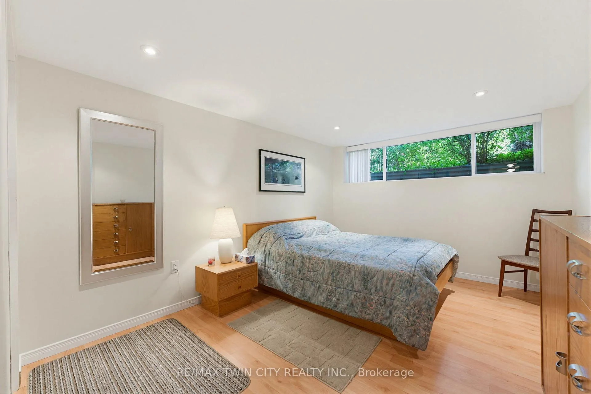 Photo 24 of 22 Dunsdon Street, Brantford, Greenbrier — HOMEH