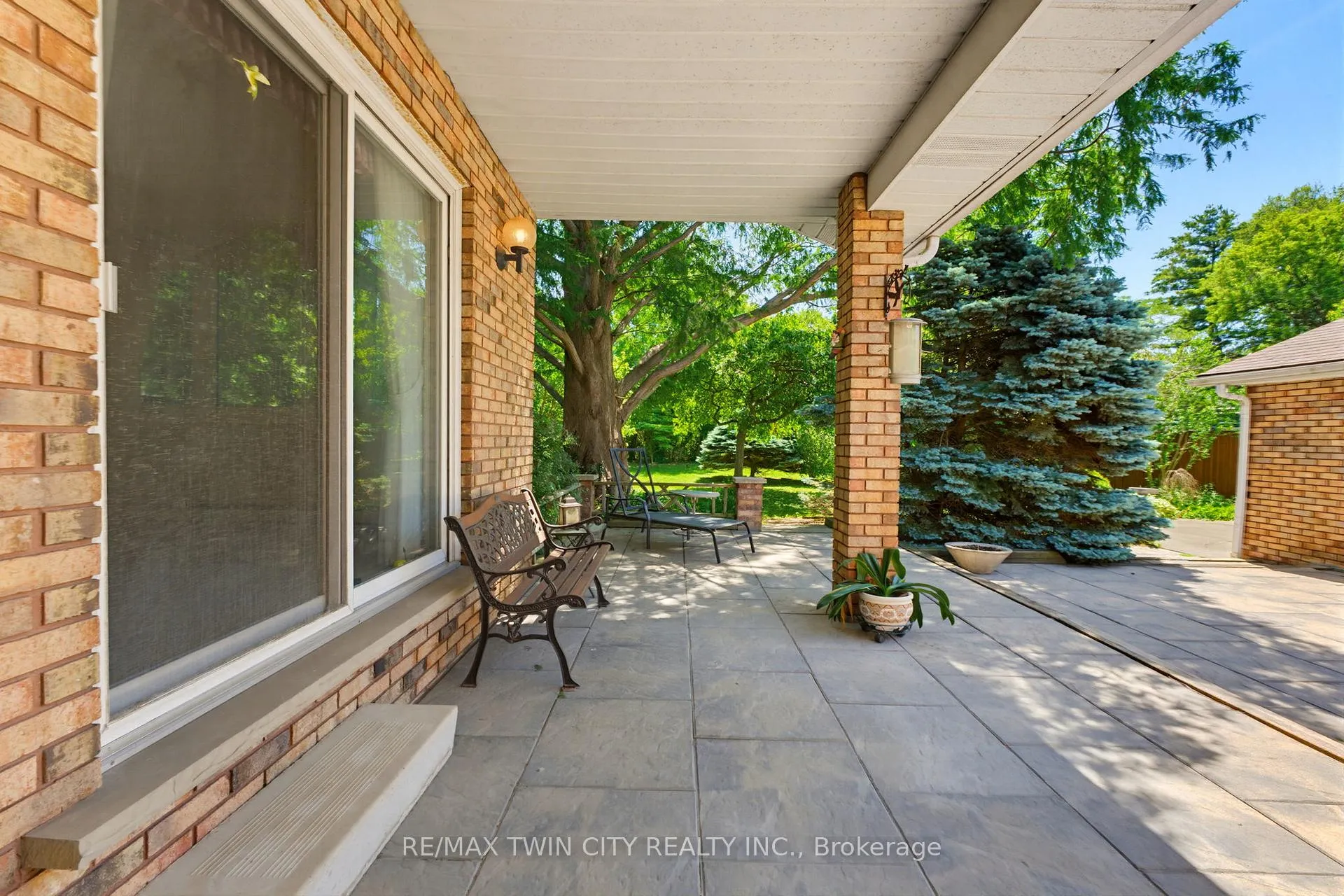 Photo 27 of 22 Dunsdon Street, Brantford, Greenbrier — HOMEH
