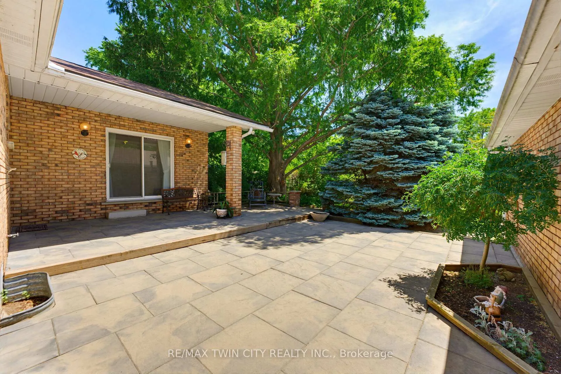 Photo 28 of 22 Dunsdon Street, Brantford, Greenbrier — HOMEH
