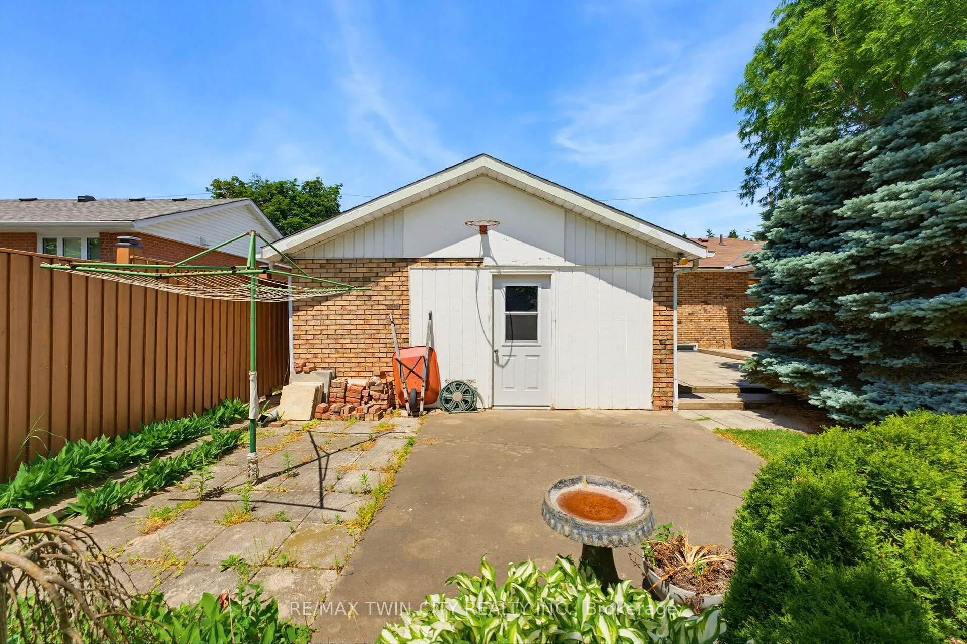 Photo 30 of 22 Dunsdon Street, Brantford, Greenbrier — HOMEH