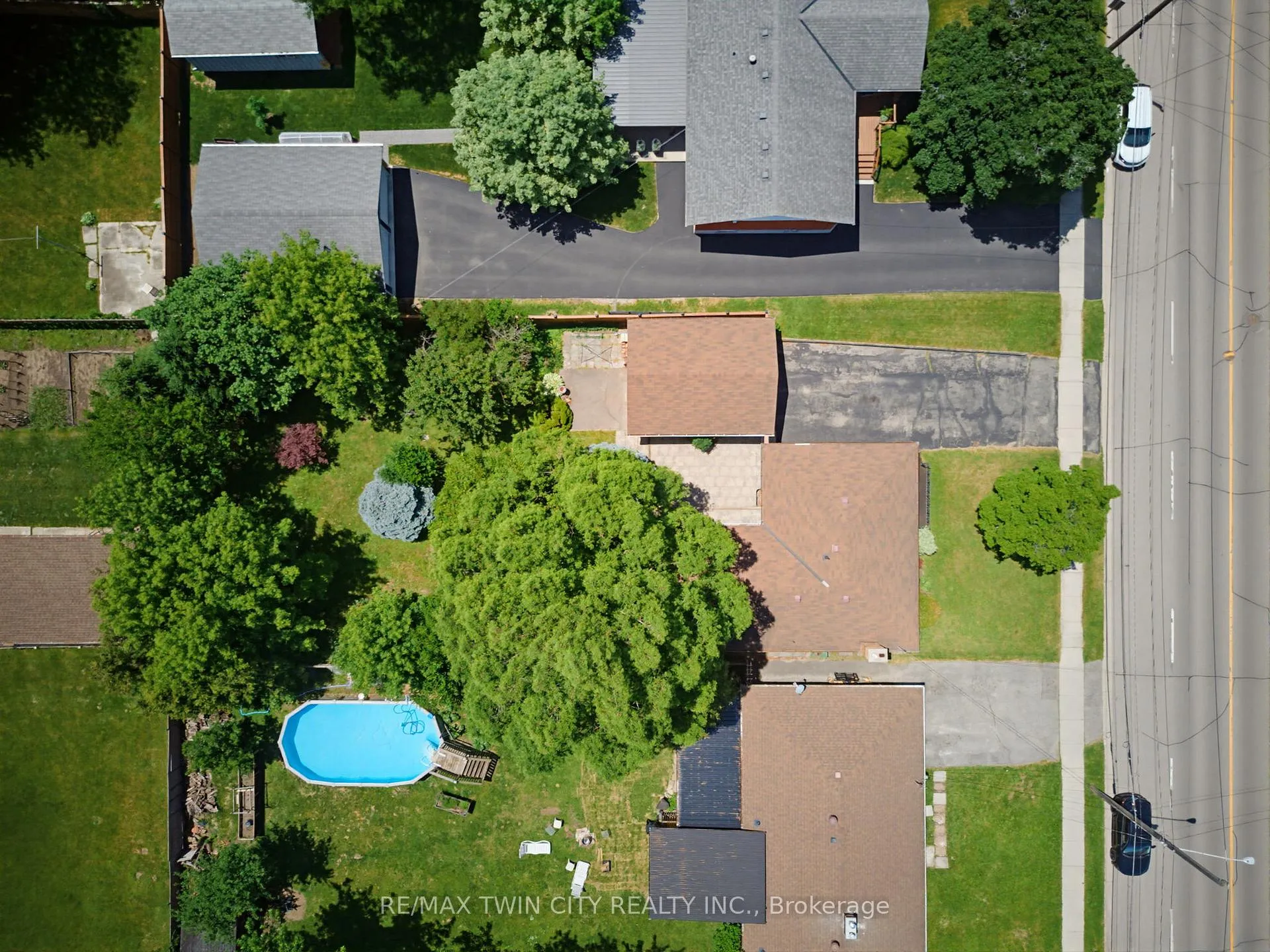 Photo 36 of 22 Dunsdon Street, Brantford, Greenbrier — HOMEH