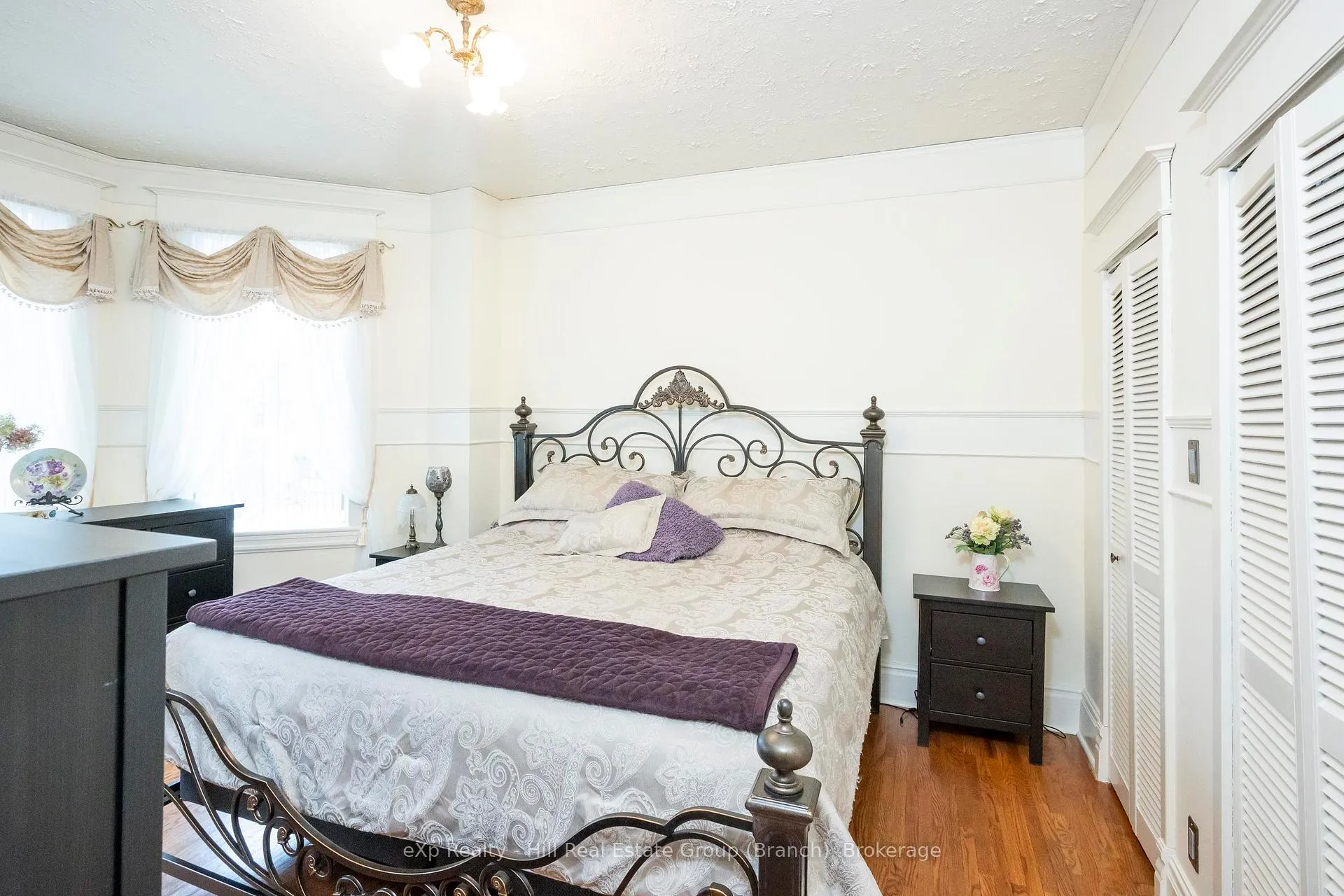 Photo 24 of 327 Catherine Street, Thunder Bay, Hyde Park — HOMEH
