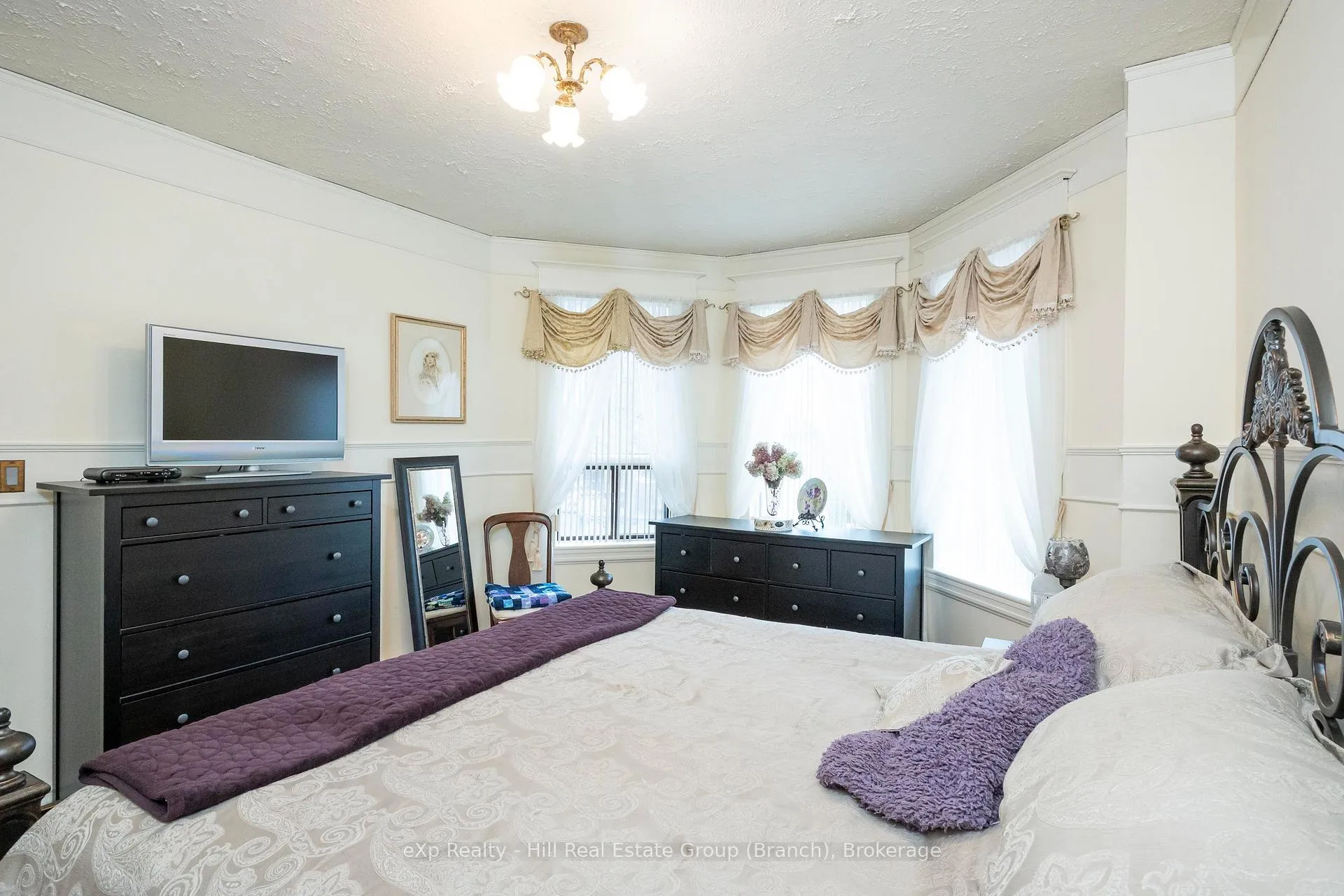 Photo 25 of 327 Catherine Street, Thunder Bay, Hyde Park — HOMEH