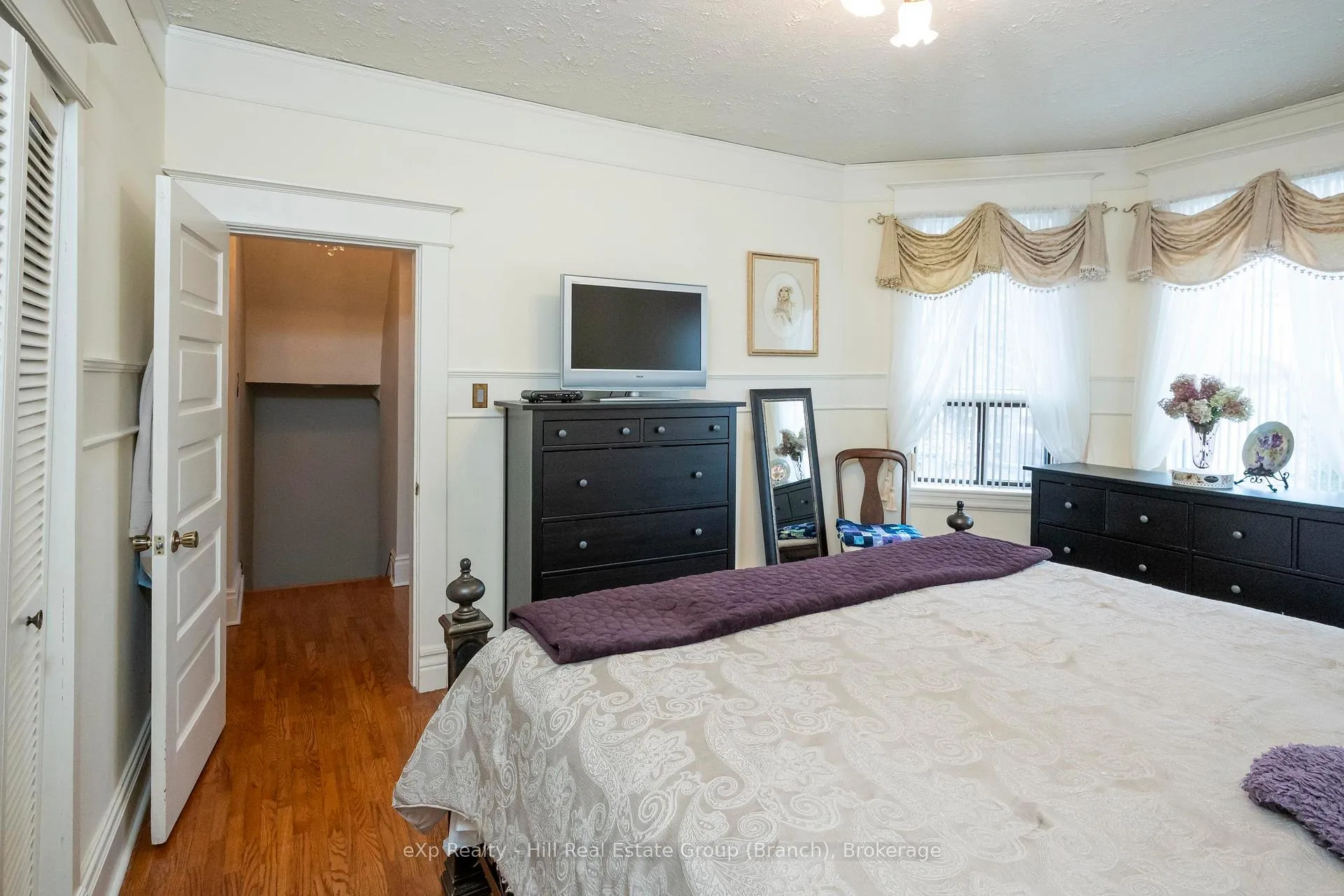 Photo 26 of 327 Catherine Street, Thunder Bay, Hyde Park — HOMEH