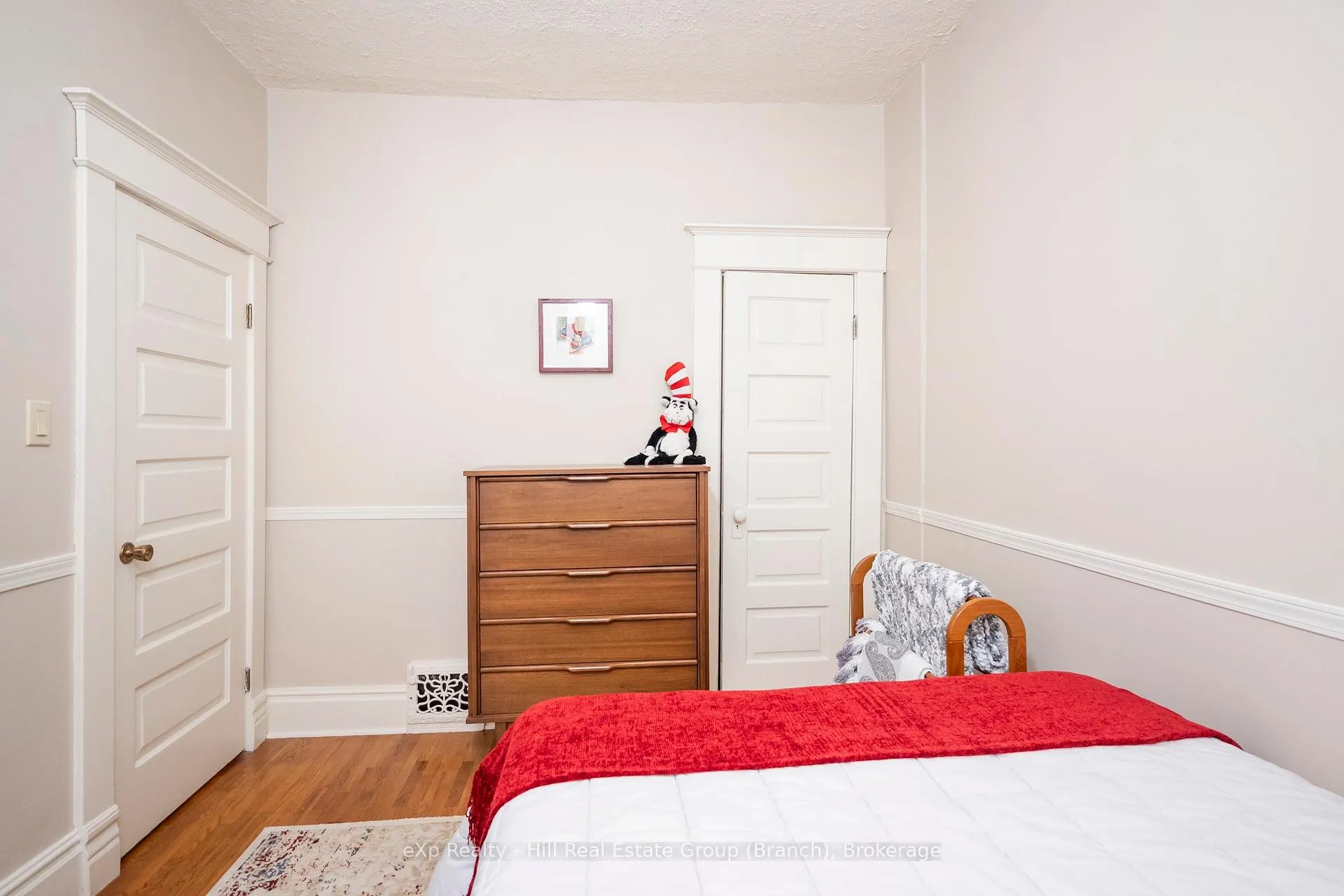 Photo 31 of 327 Catherine Street, Thunder Bay, Hyde Park — HOMEH