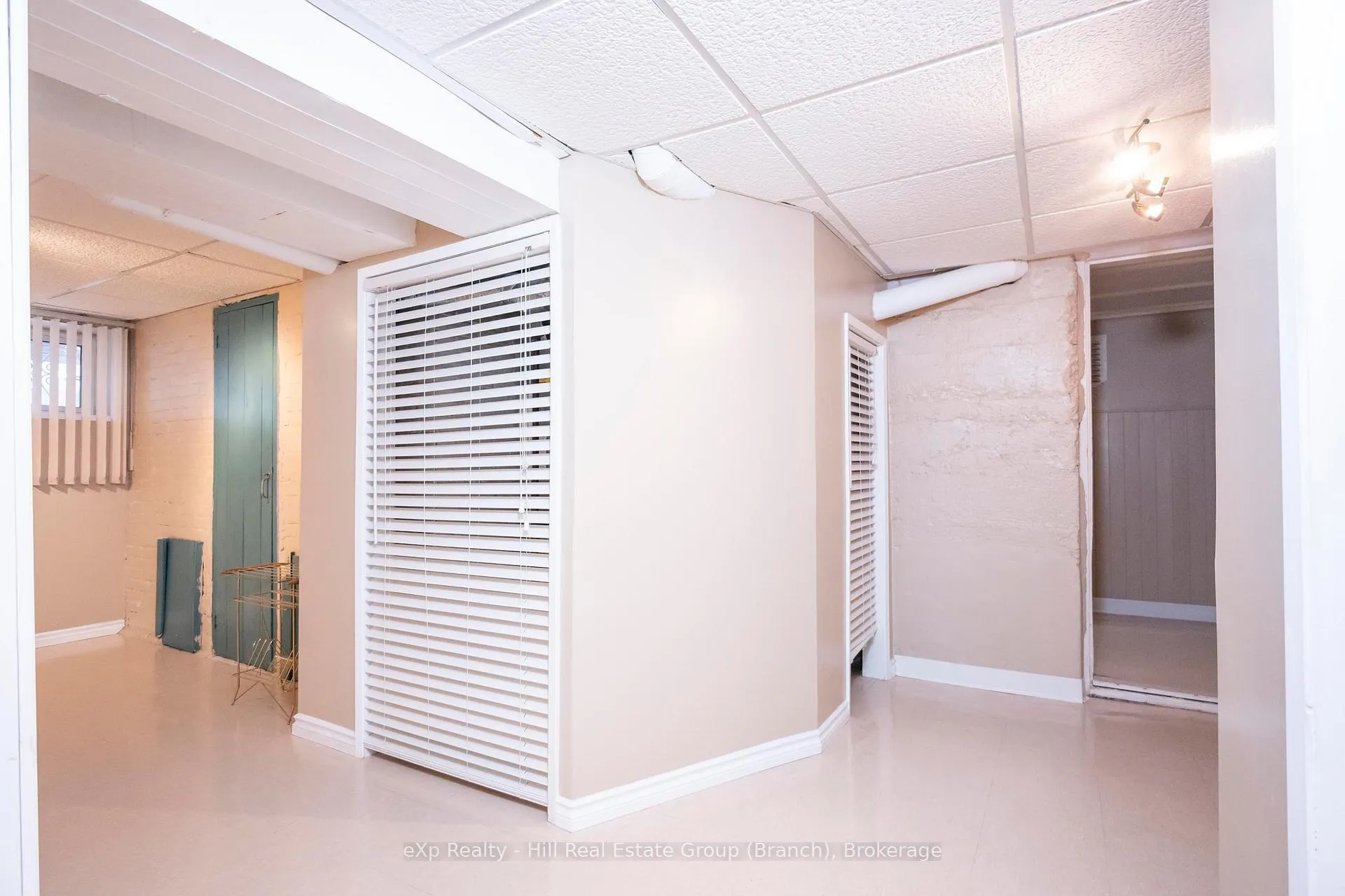 Photo 37 of 327 Catherine Street, Thunder Bay, Hyde Park — HOMEH
