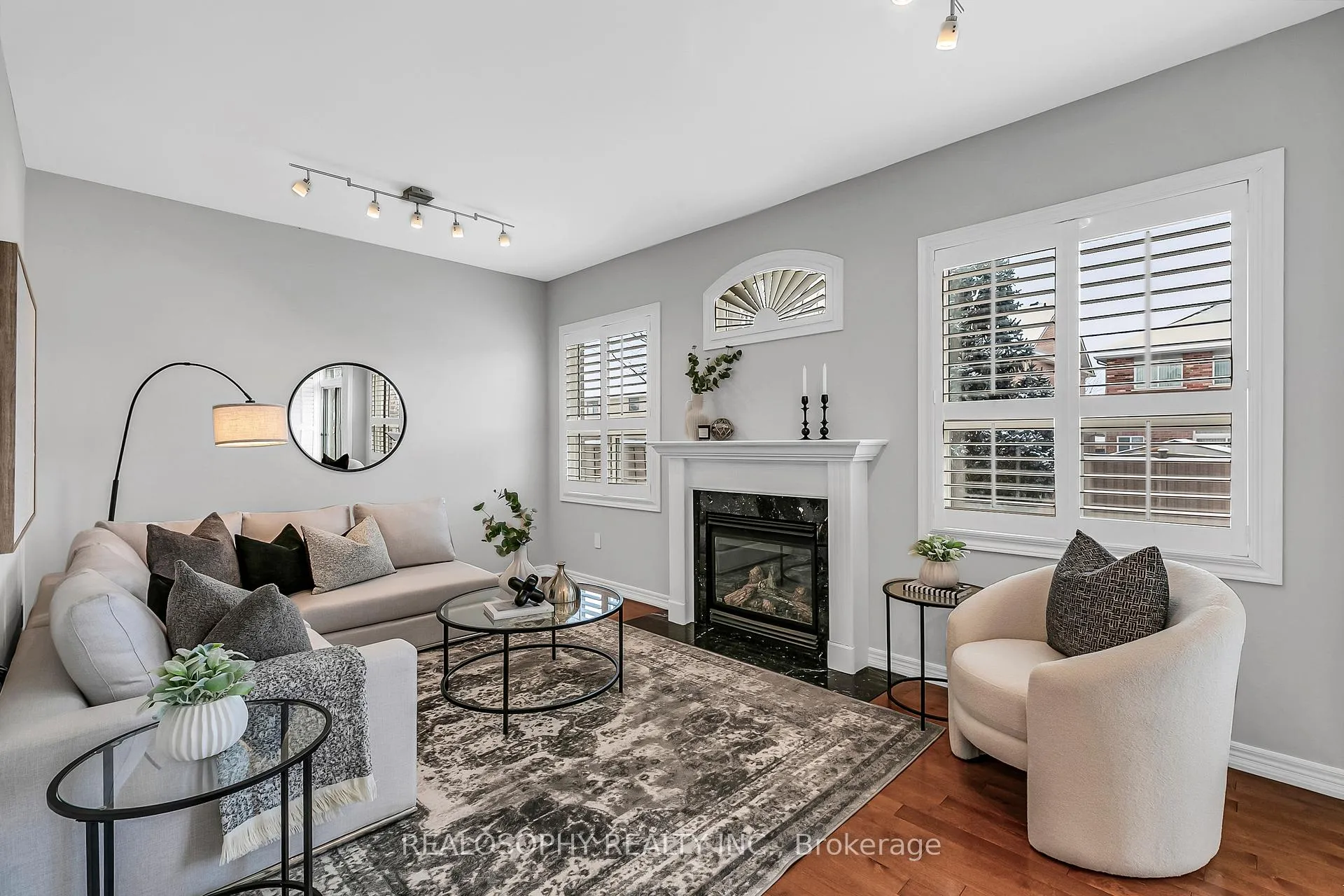 Photo 5 of 284 Bilbrough Street, Aurora, Bayview Northeast — HOMEH