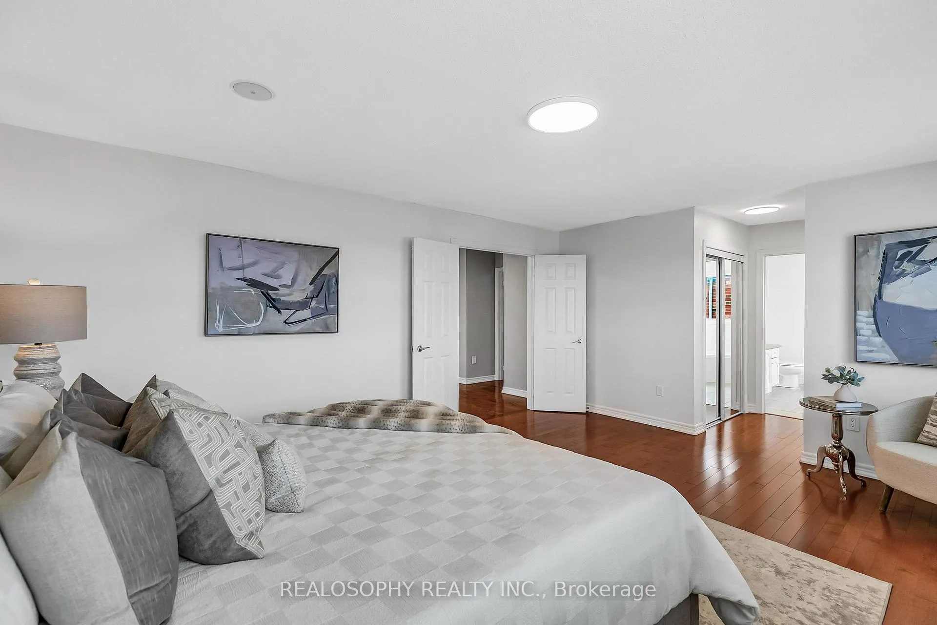 Photo 15 of 284 Bilbrough Street, Aurora, Bayview Northeast — HOMEH