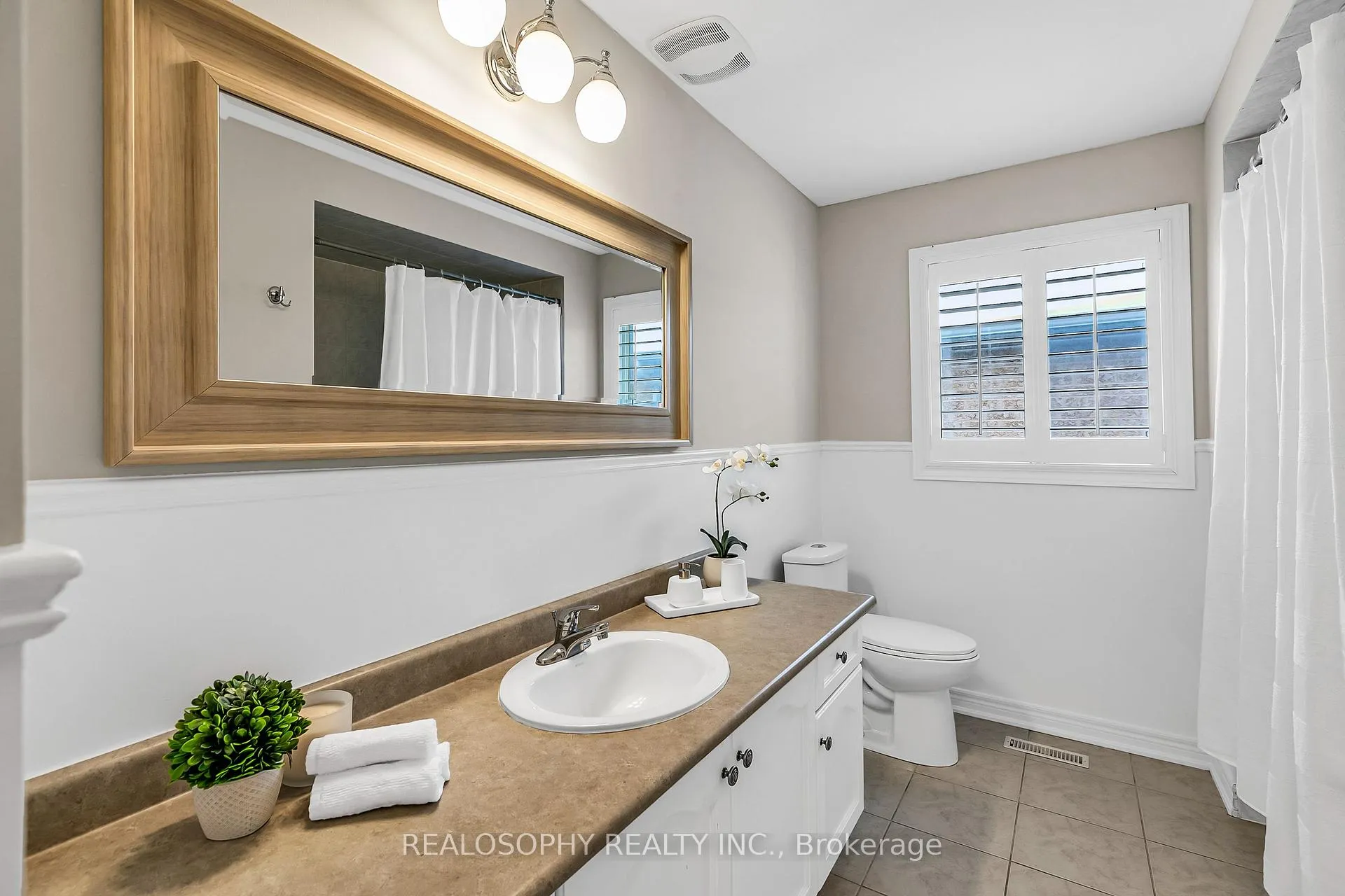 Photo 20 of 284 Bilbrough Street, Aurora, Bayview Northeast — HOMEH